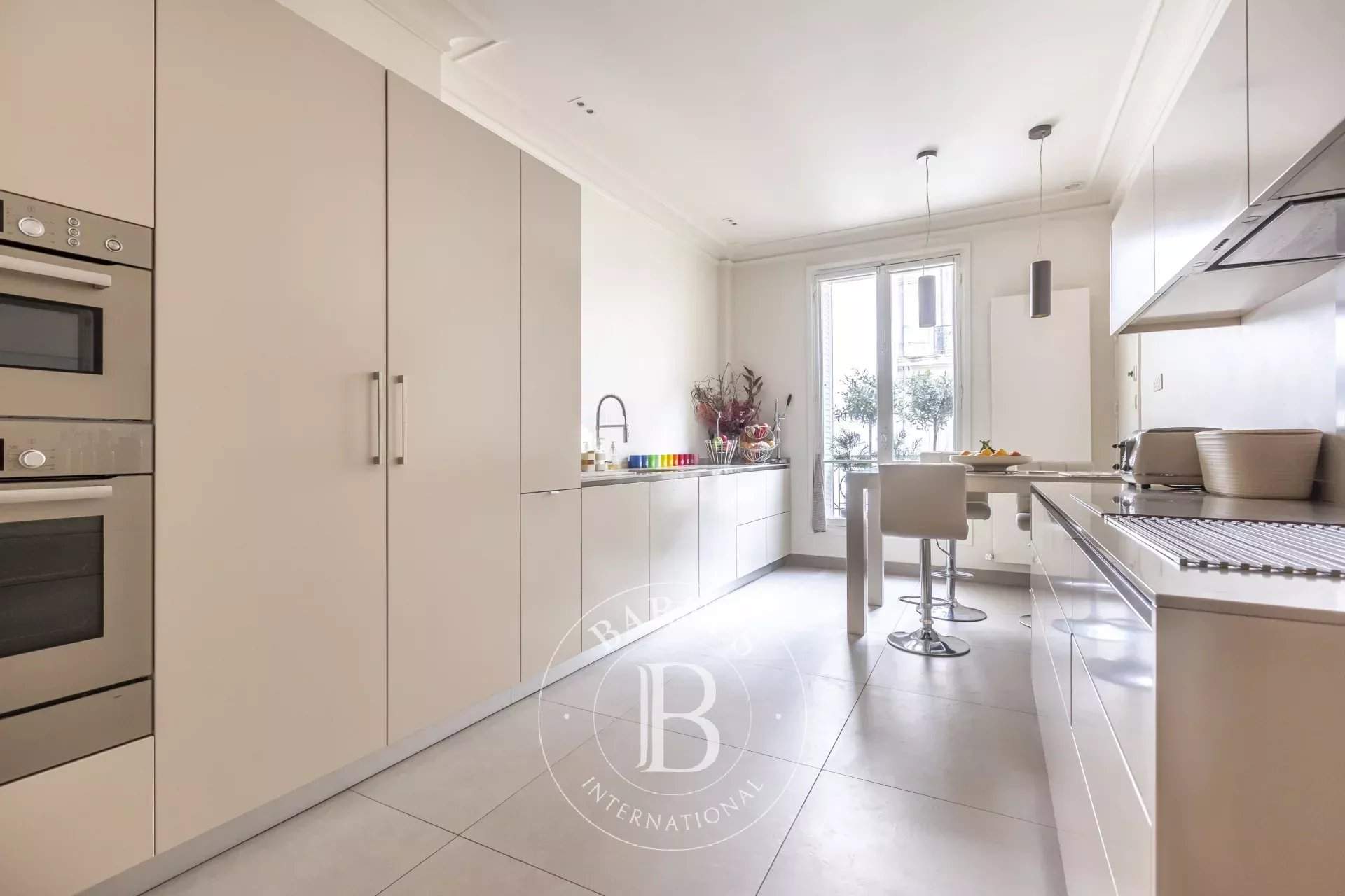 Paris  - Apartment 4 Bedrooms - picture 7