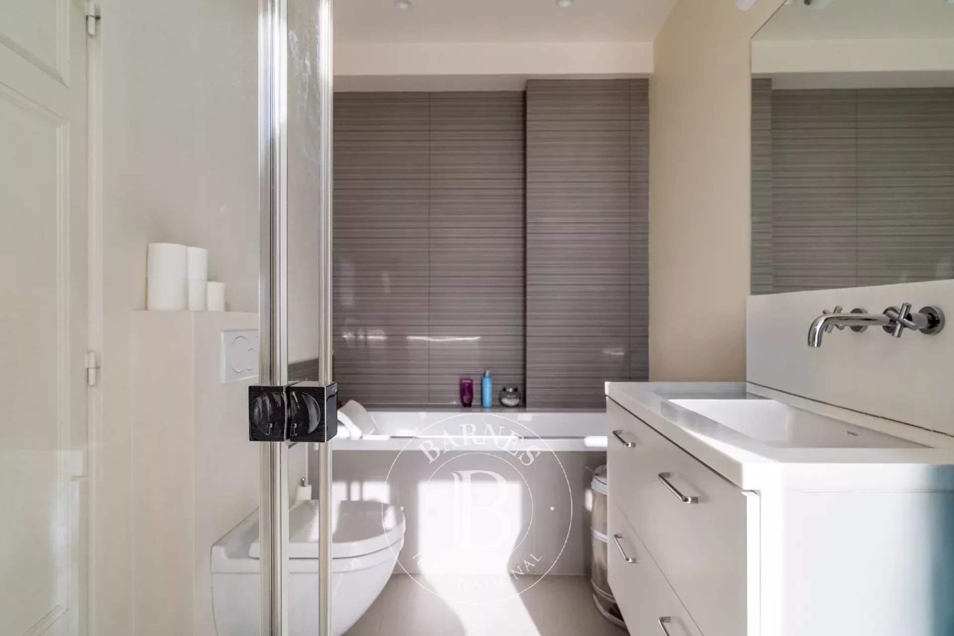 Paris  - Appartement 11 Pi&egrave;ces 5 Chambres - picture 17