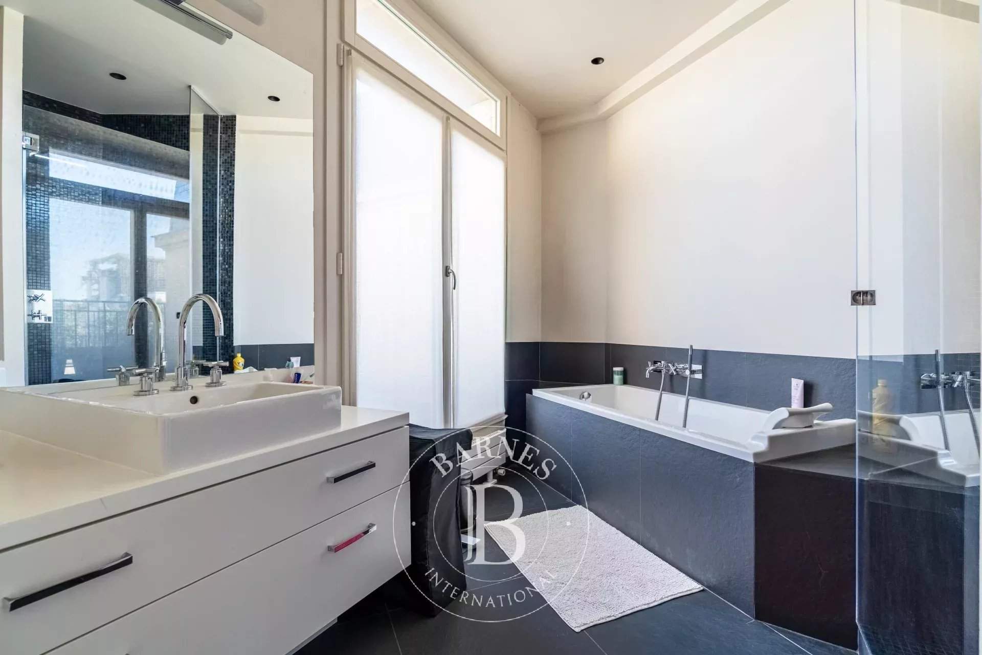 Paris  - Appartement 11 Pi&egrave;ces 5 Chambres - picture 19