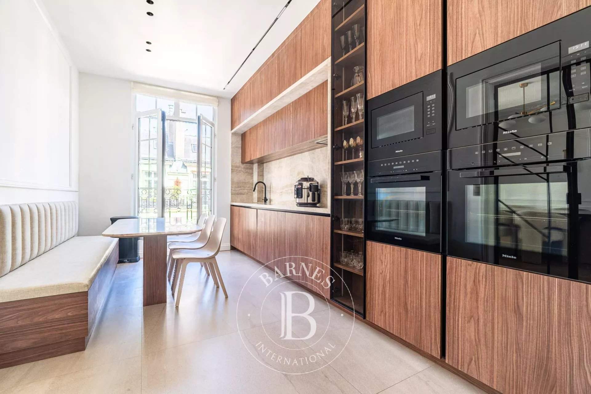 Paris  - Appartement 6 Pi&egrave;ces 4 Chambres - picture 7