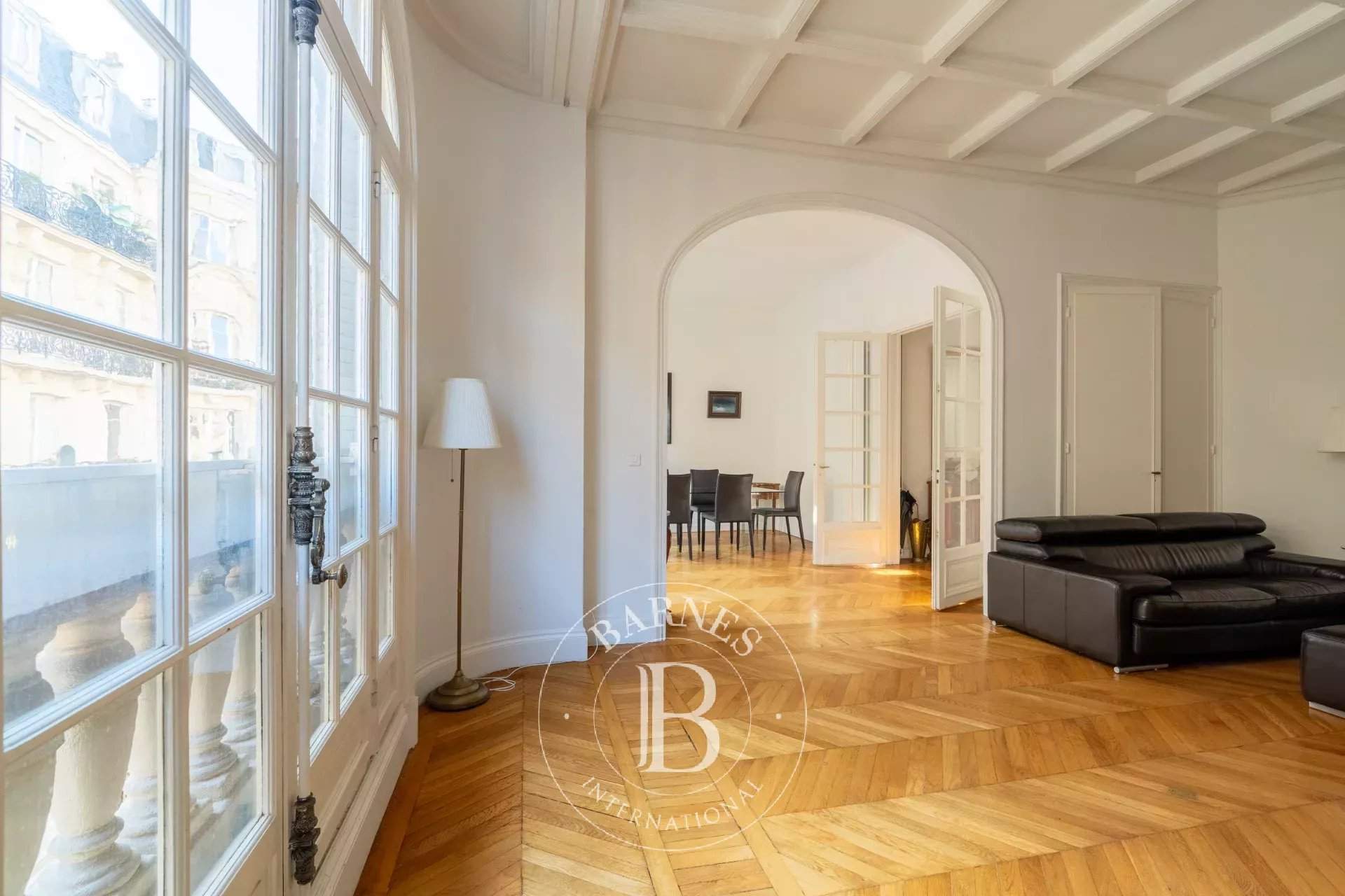 Paris  - Appartement 5 Pi&egrave;ces 3 Chambres - picture 6