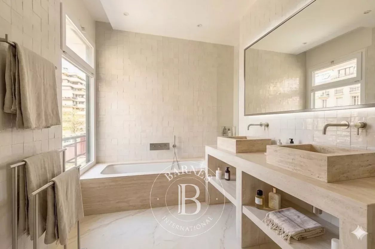 Paris  - Appartement 5 Pi&egrave;ces 3 Chambres - picture 12