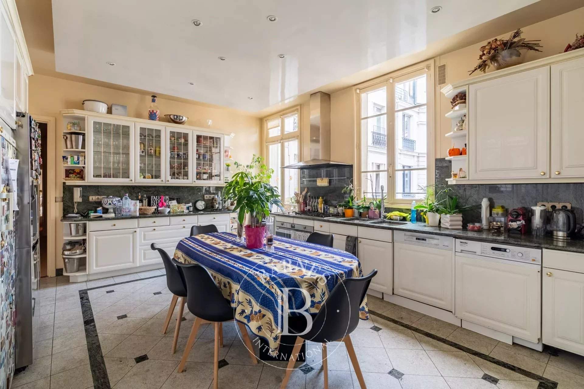 Paris  - Apartment 4 Bedrooms - picture 8