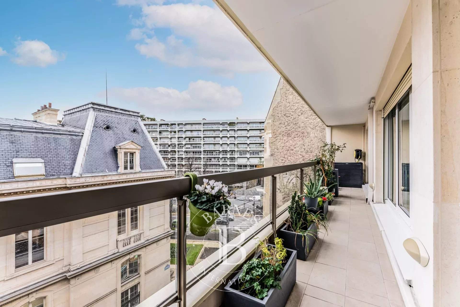 Paris  - Apartment 3 Bedrooms - picture 13