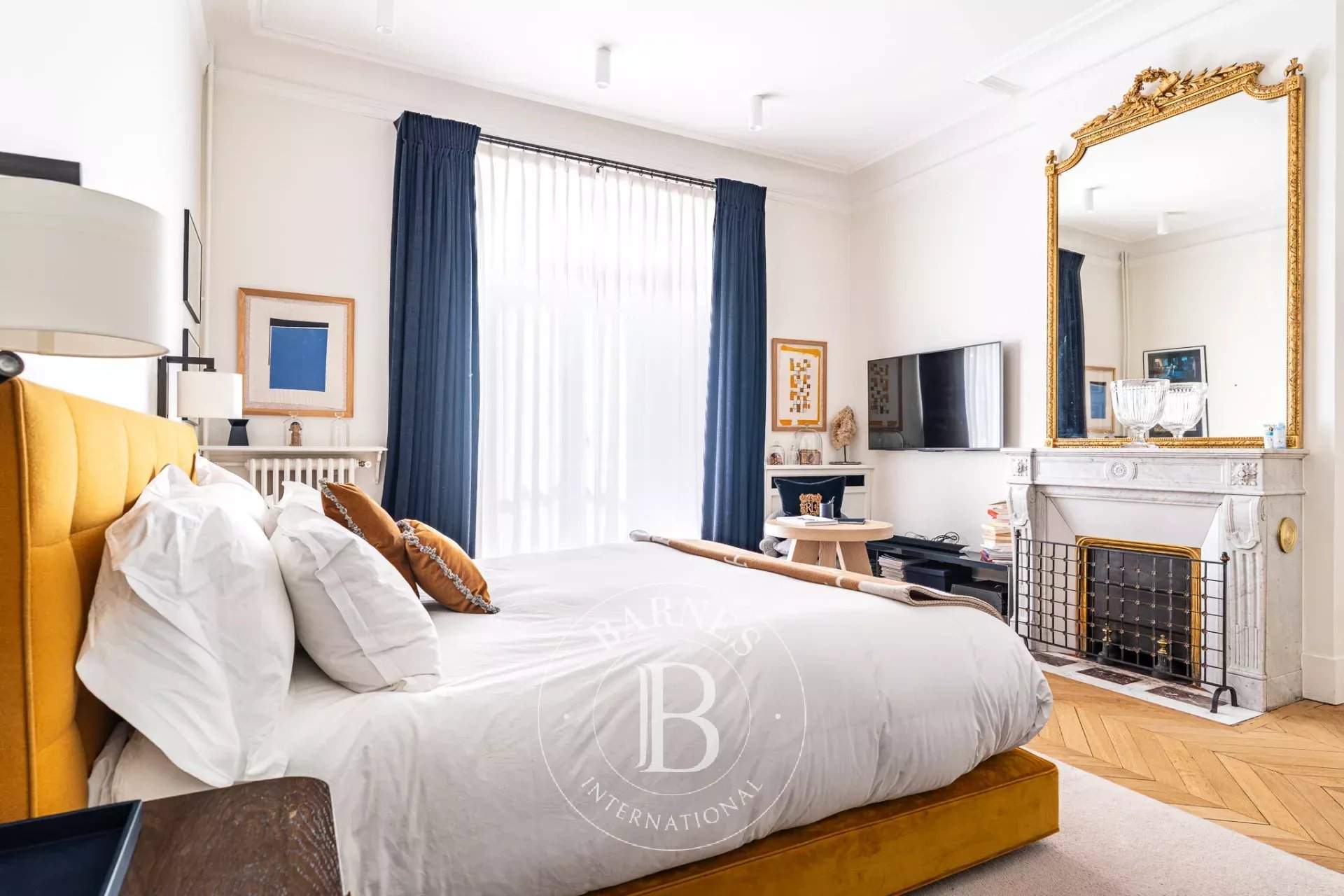 Paris  - Hôtel particulier 10 Pi&egrave;ces 5 Chambres - picture 14