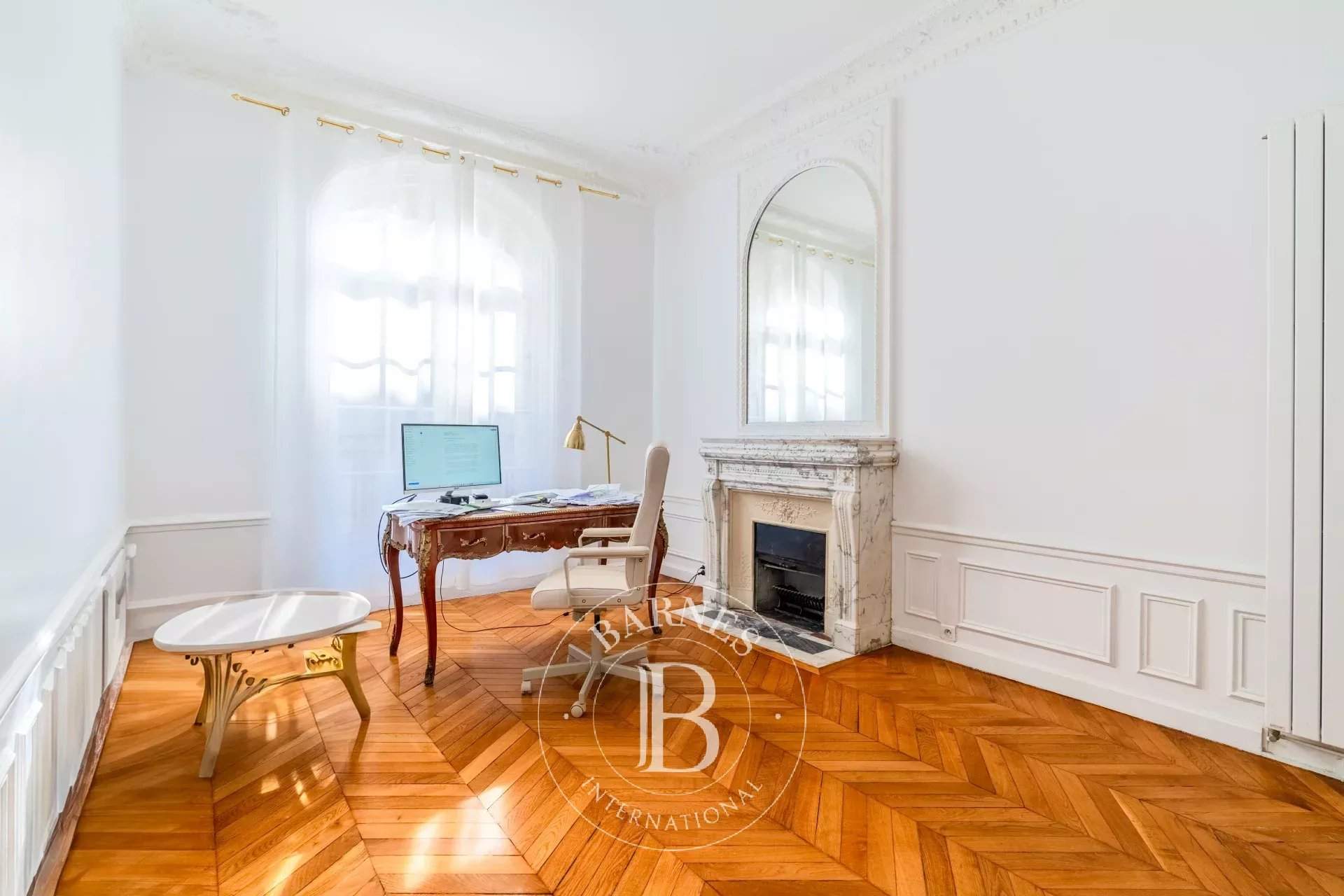 Paris  - Appartement 5 Pi&egrave;ces 3 Chambres - picture 9