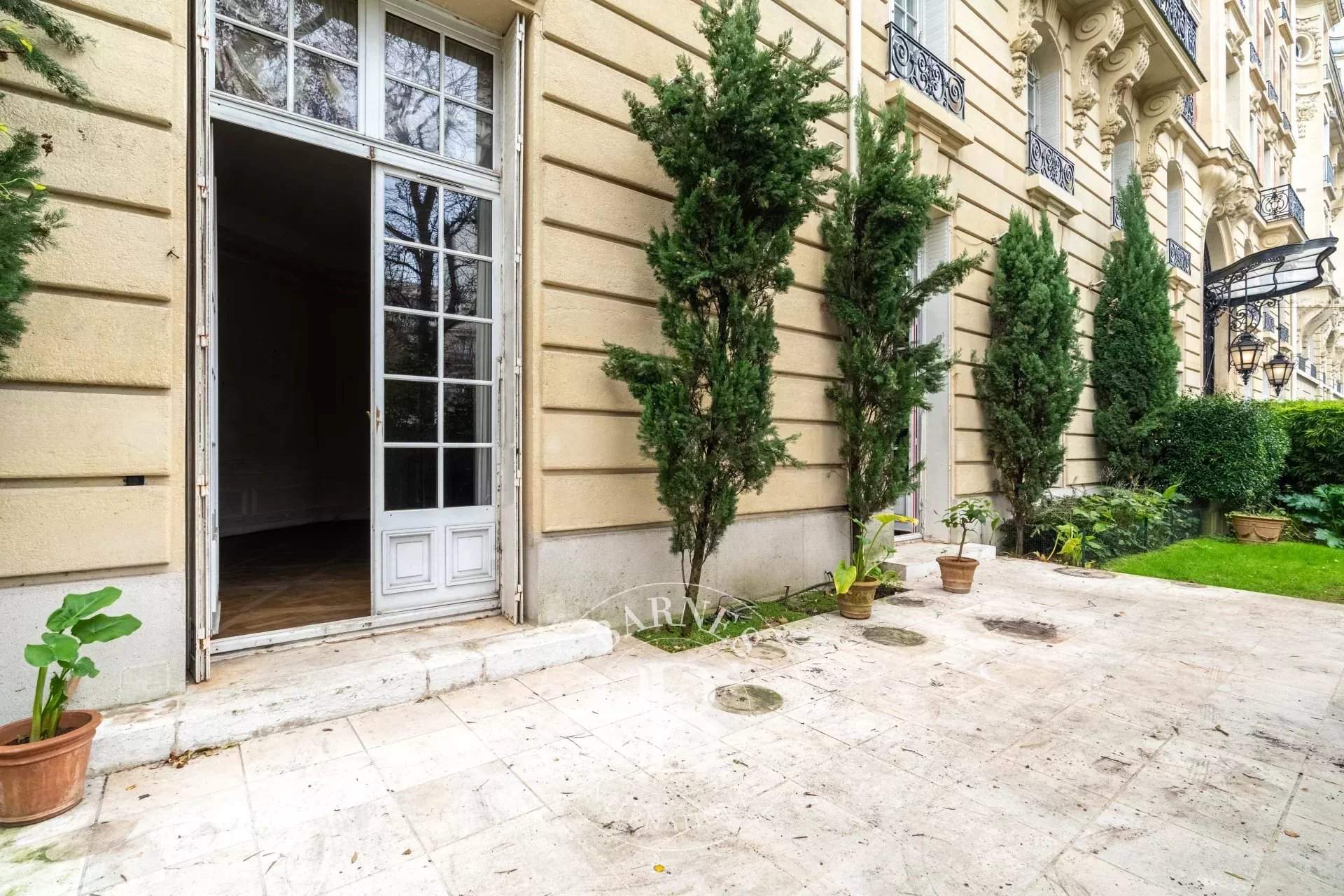 Paris  - Apartment 3 Bedrooms - picture 1