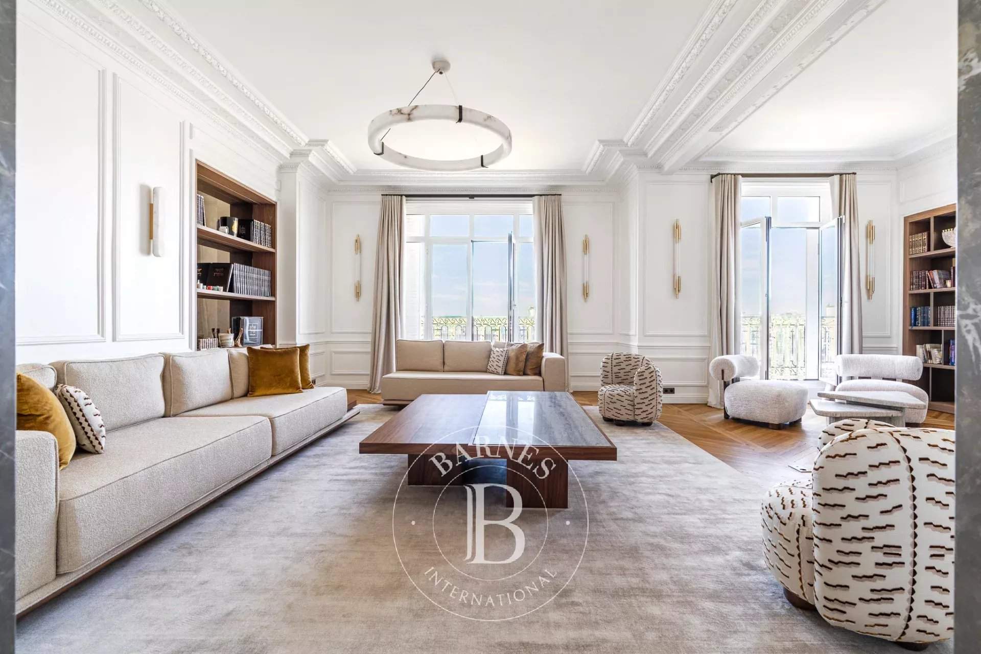 Paris  - Appartement 6 Pi&egrave;ces 4 Chambres - picture 1