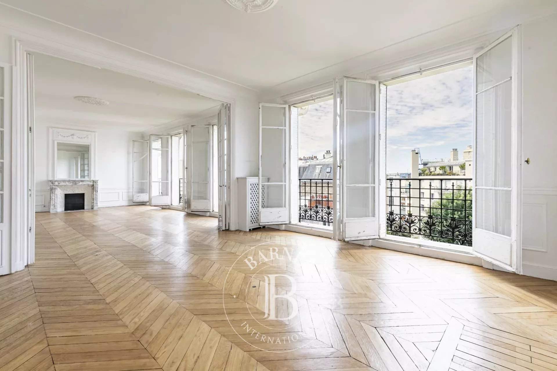 Paris  - Appartement 5 Pi&egrave;ces 3 Chambres - picture 5