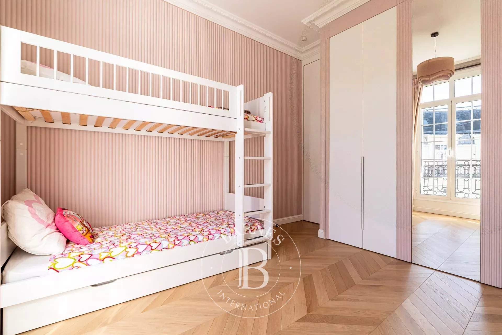 Paris  - Appartement 6 Pi&egrave;ces 4 Chambres - picture 14