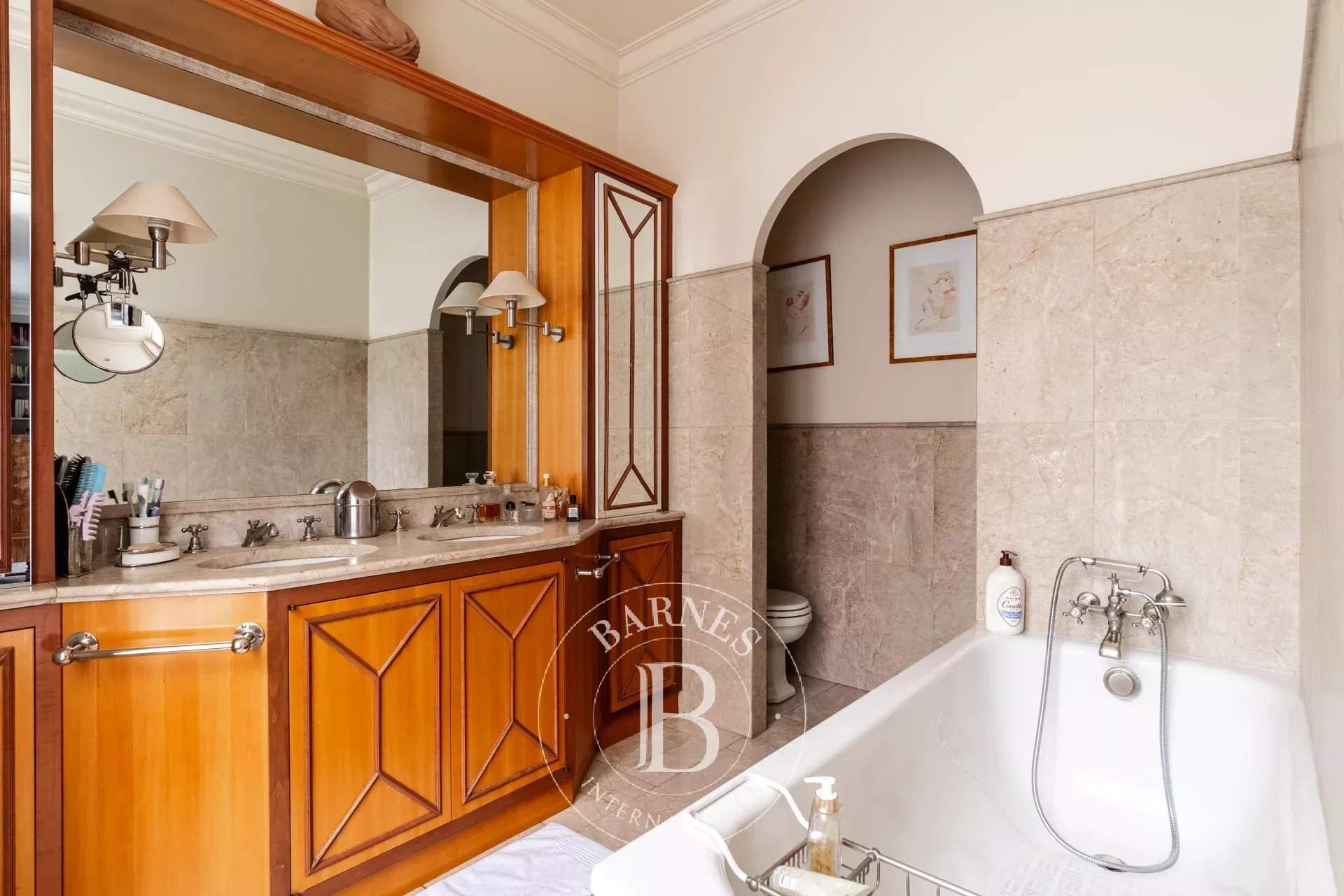 Paris  - Maison 9 Pi&egrave;ces 4 Chambres - picture 12