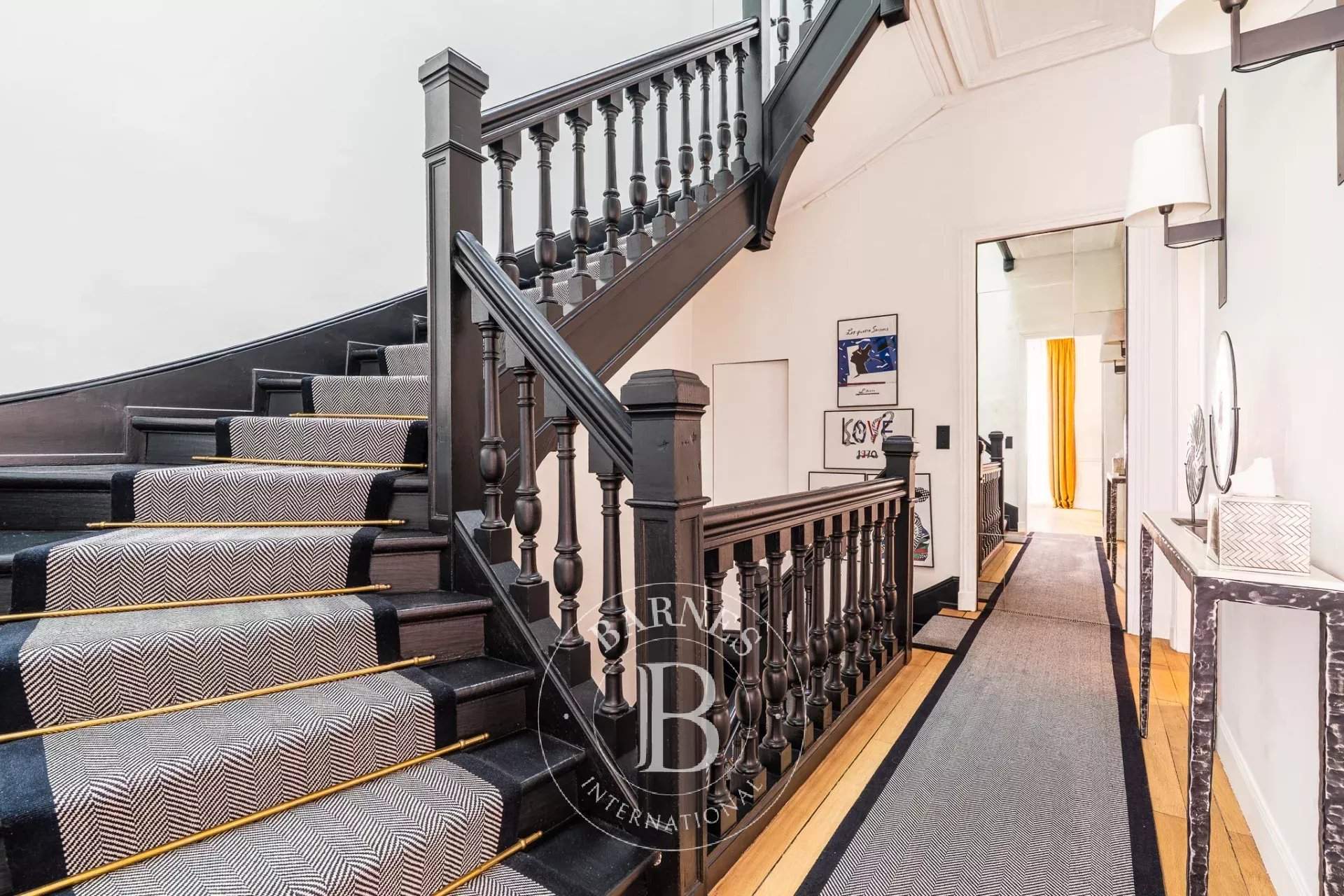 Paris  - Hôtel particulier 10 Pi&egrave;ces 5 Chambres - picture 18