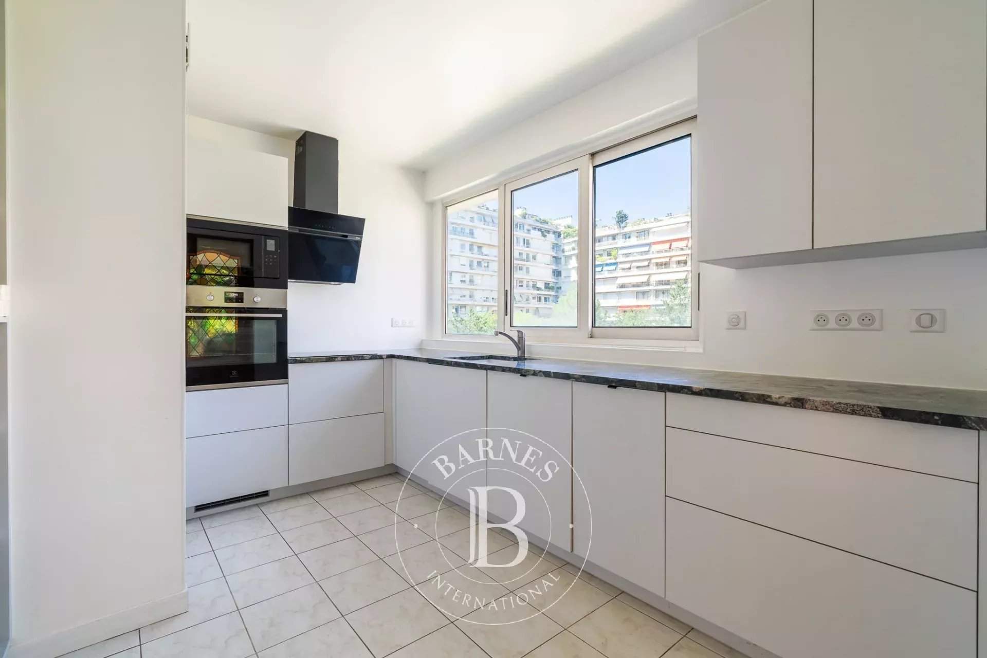 Paris  - Appartement  - picture 8