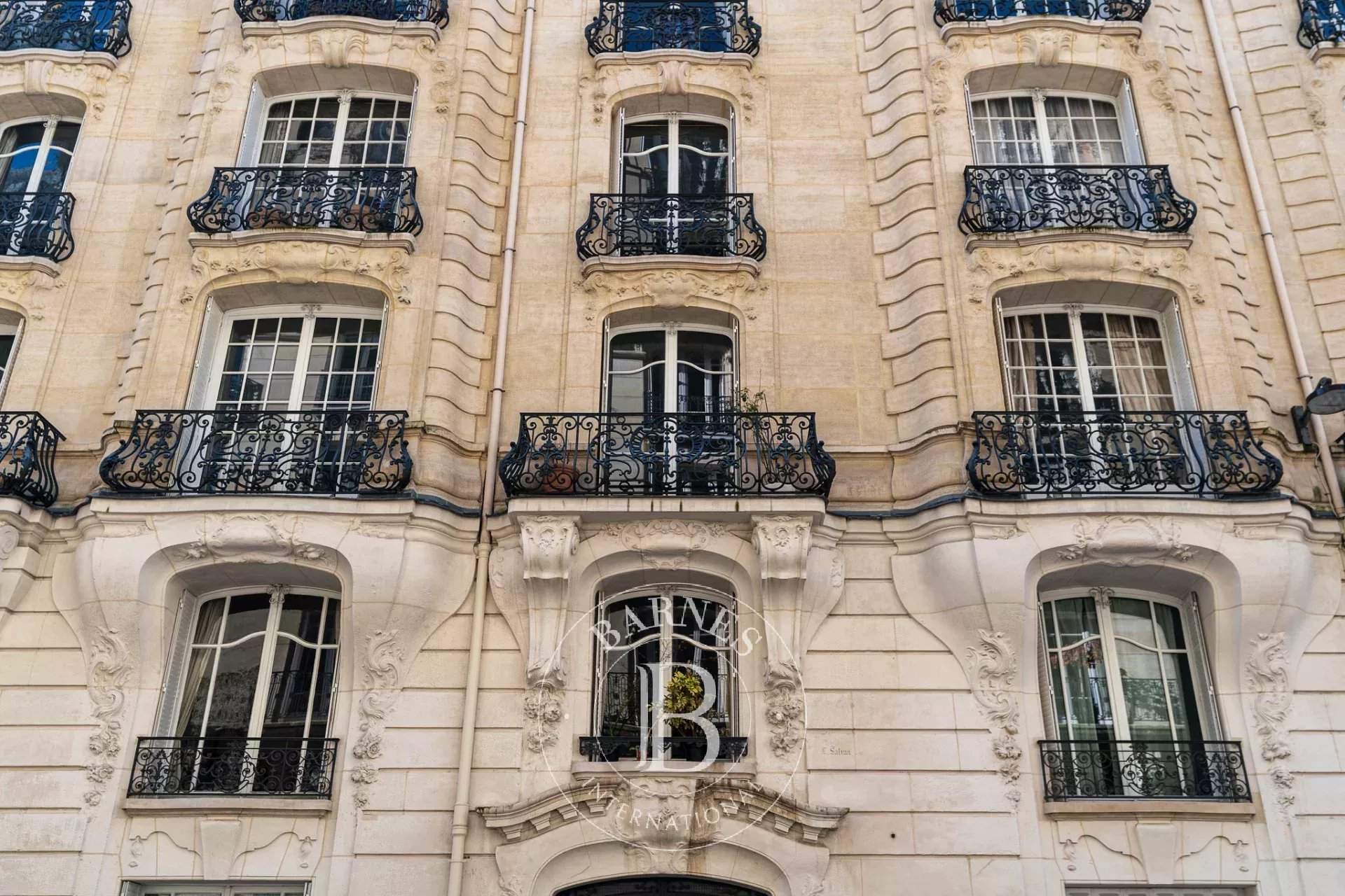 Paris  - Appartement 7 Pi&egrave;ces 5 Chambres - picture 12