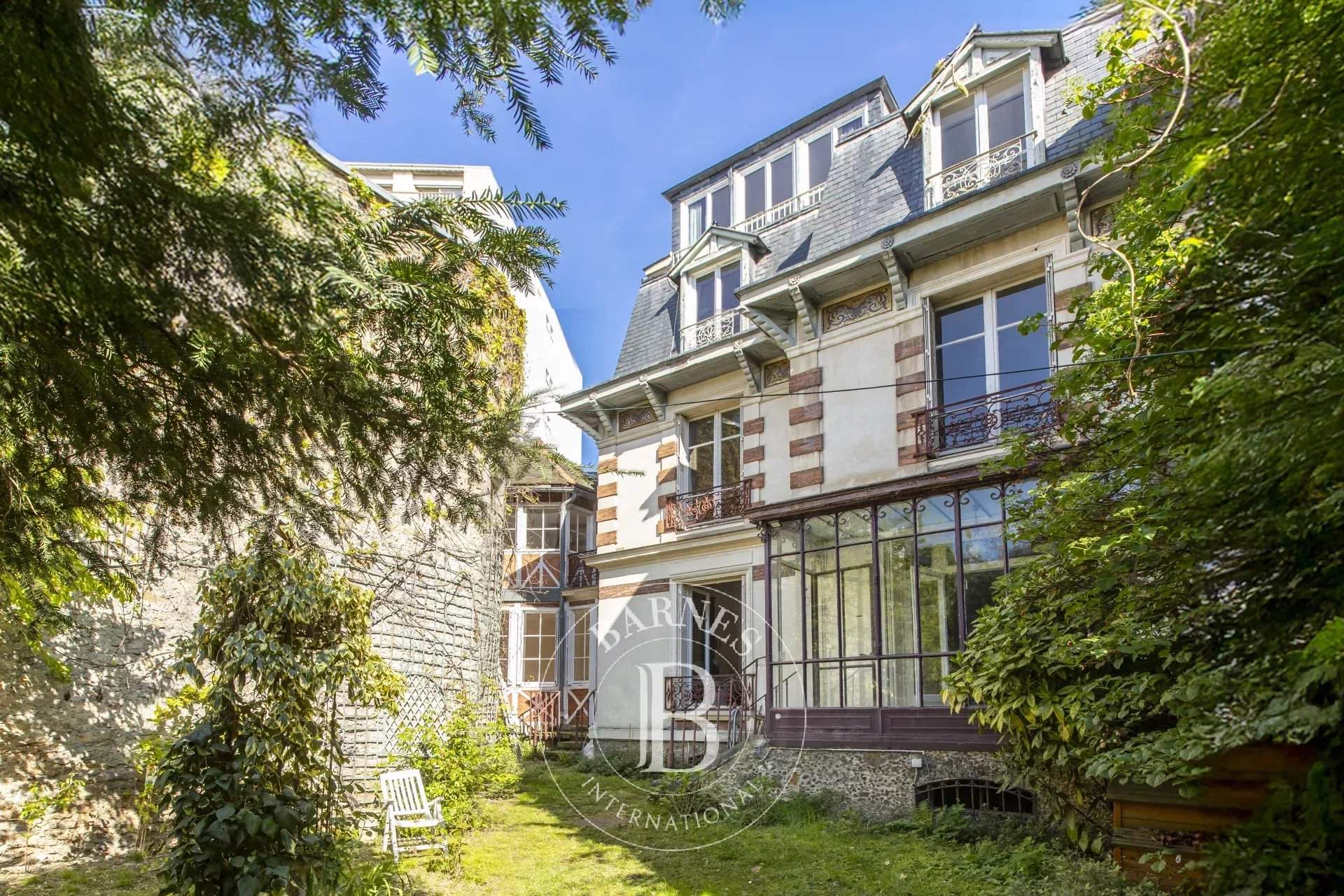 Paris  - House 5 Bedrooms - picture 1