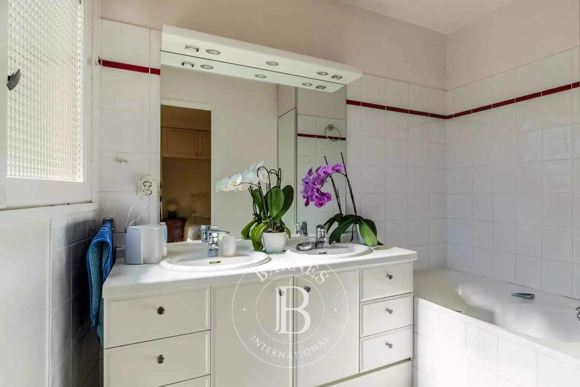 Paris  - Apartment 4 Bedrooms - picture 12