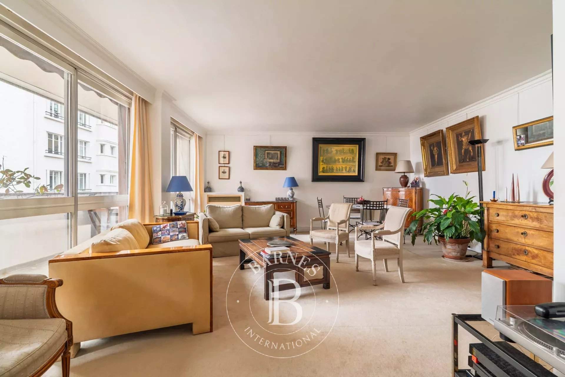 Paris  - Appartement 5 Pi&egrave;ces 3 Chambres - picture 3