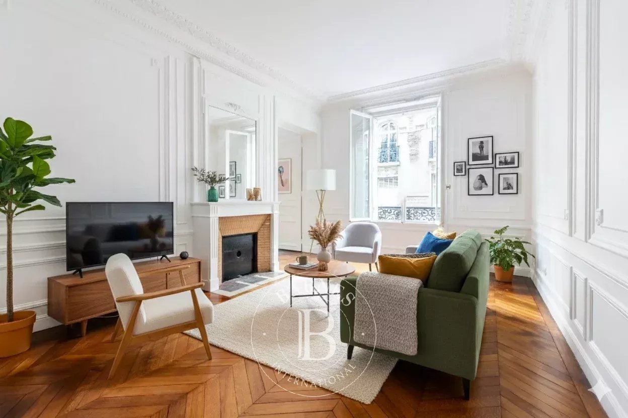 Paris  - Appartement 3 Pi&egrave;ces 2 Chambres - picture 1