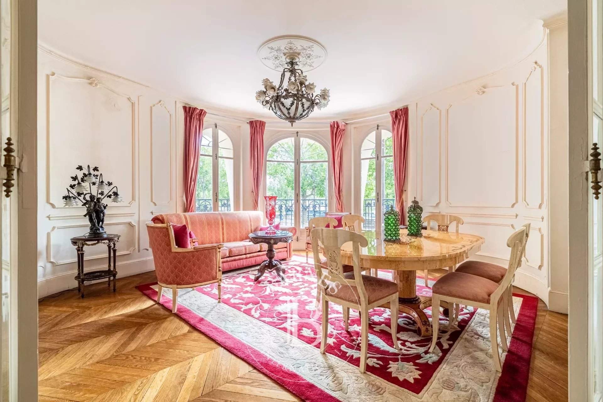 Paris  - Apartment 4 Bedrooms - picture 1