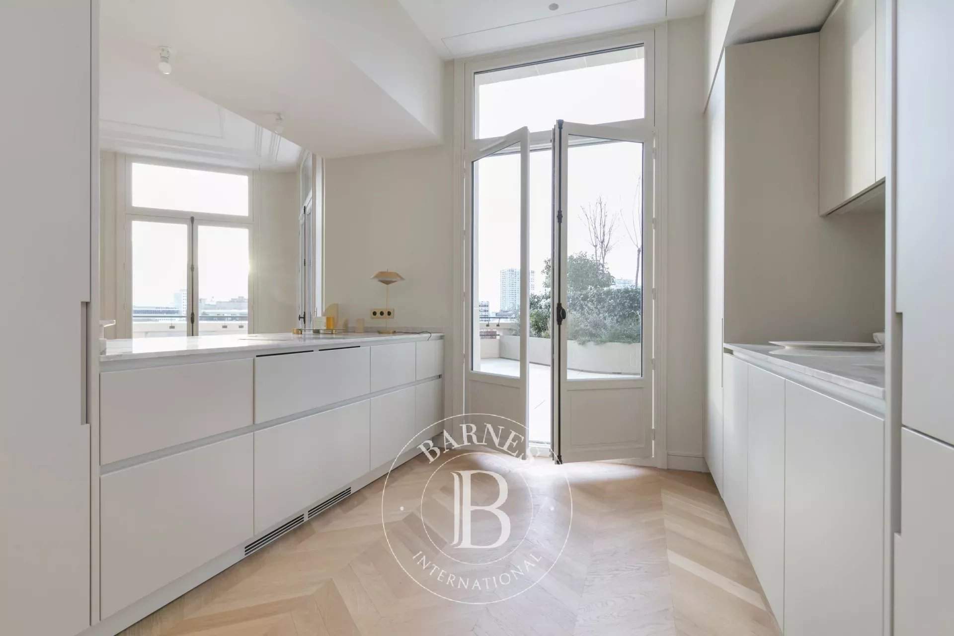 Paris  - Appartement 4 Pi&egrave;ces 2 Chambres - picture 6