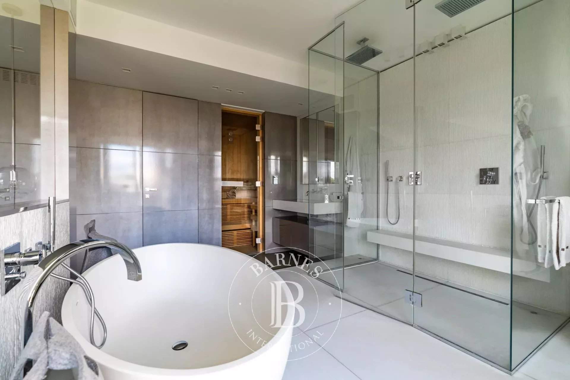 Paris  - Apartment 5 Bedrooms - picture 17