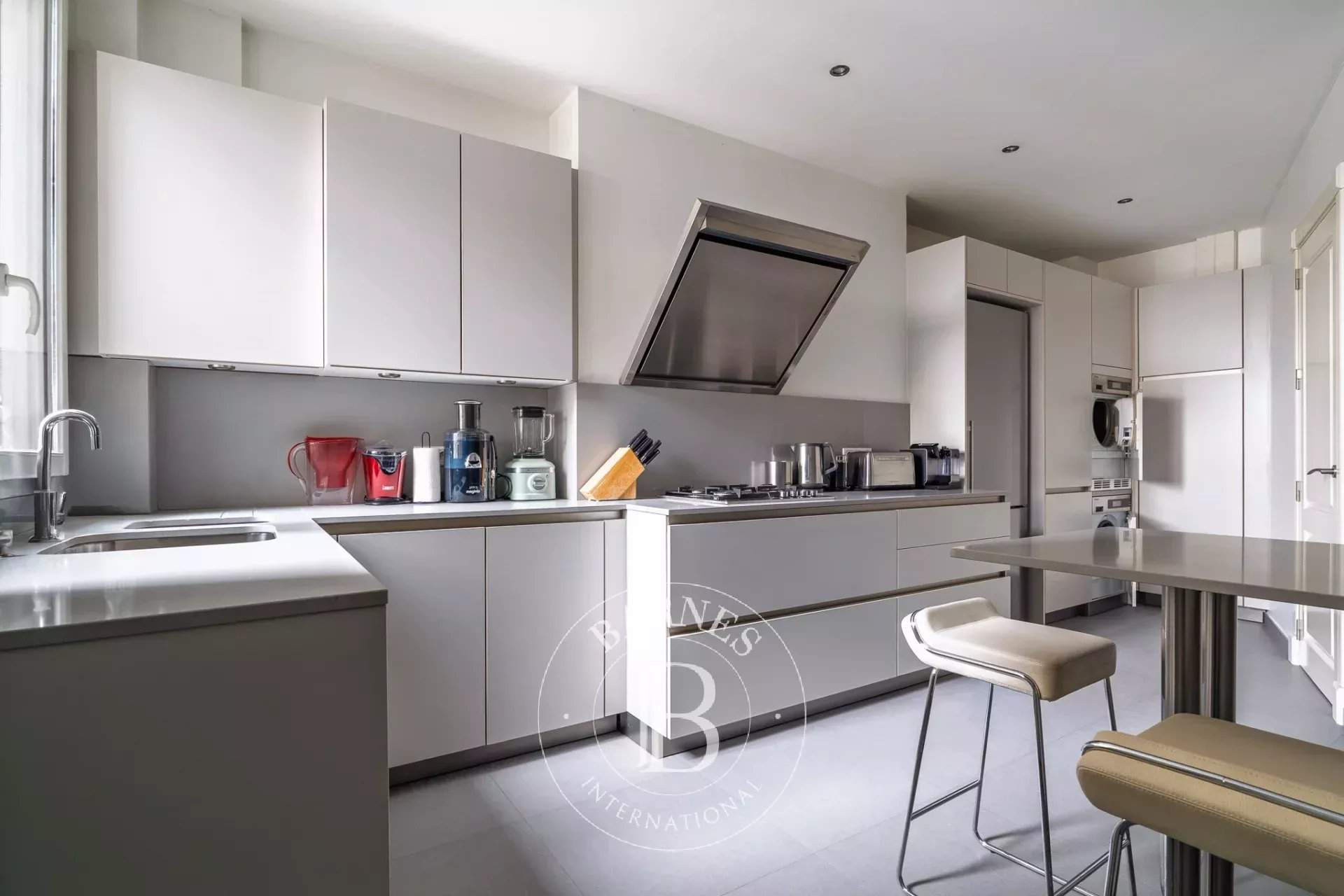 Paris  - Apartment 4 Bedrooms - picture 11