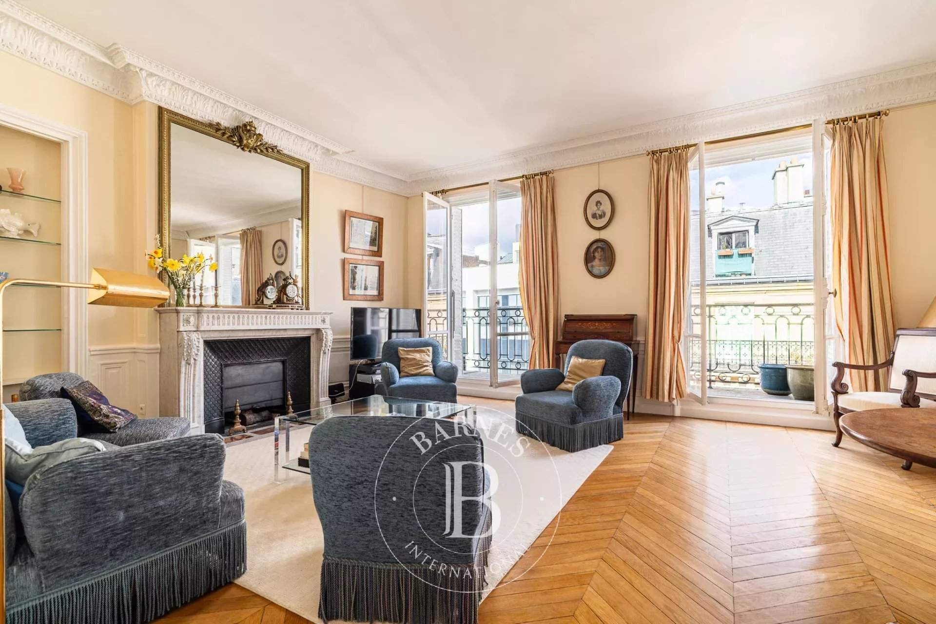 Paris  - Apartment 4 Bedrooms - picture 1