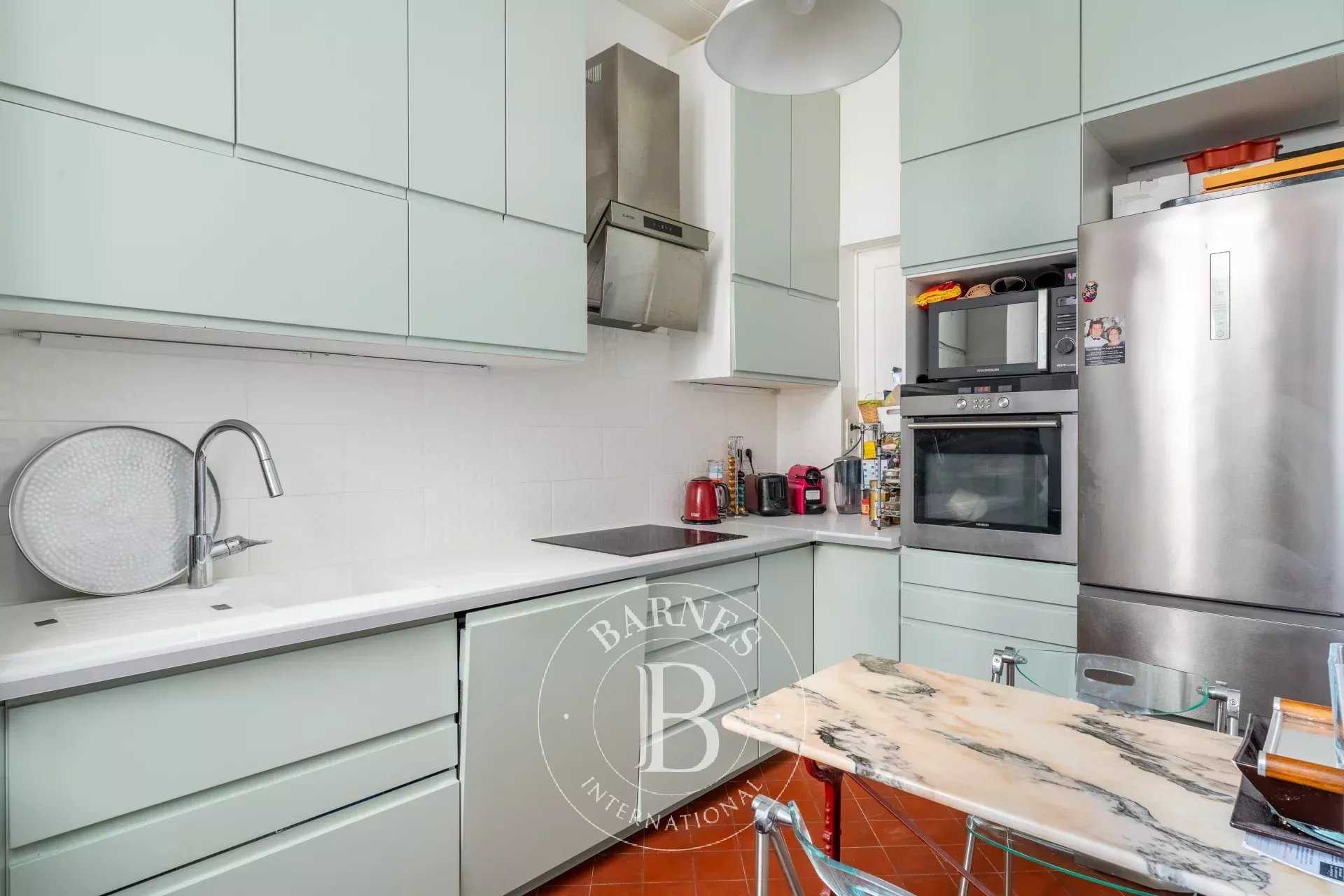 Paris  - Appartement 3 Pièces, 1 Chambre