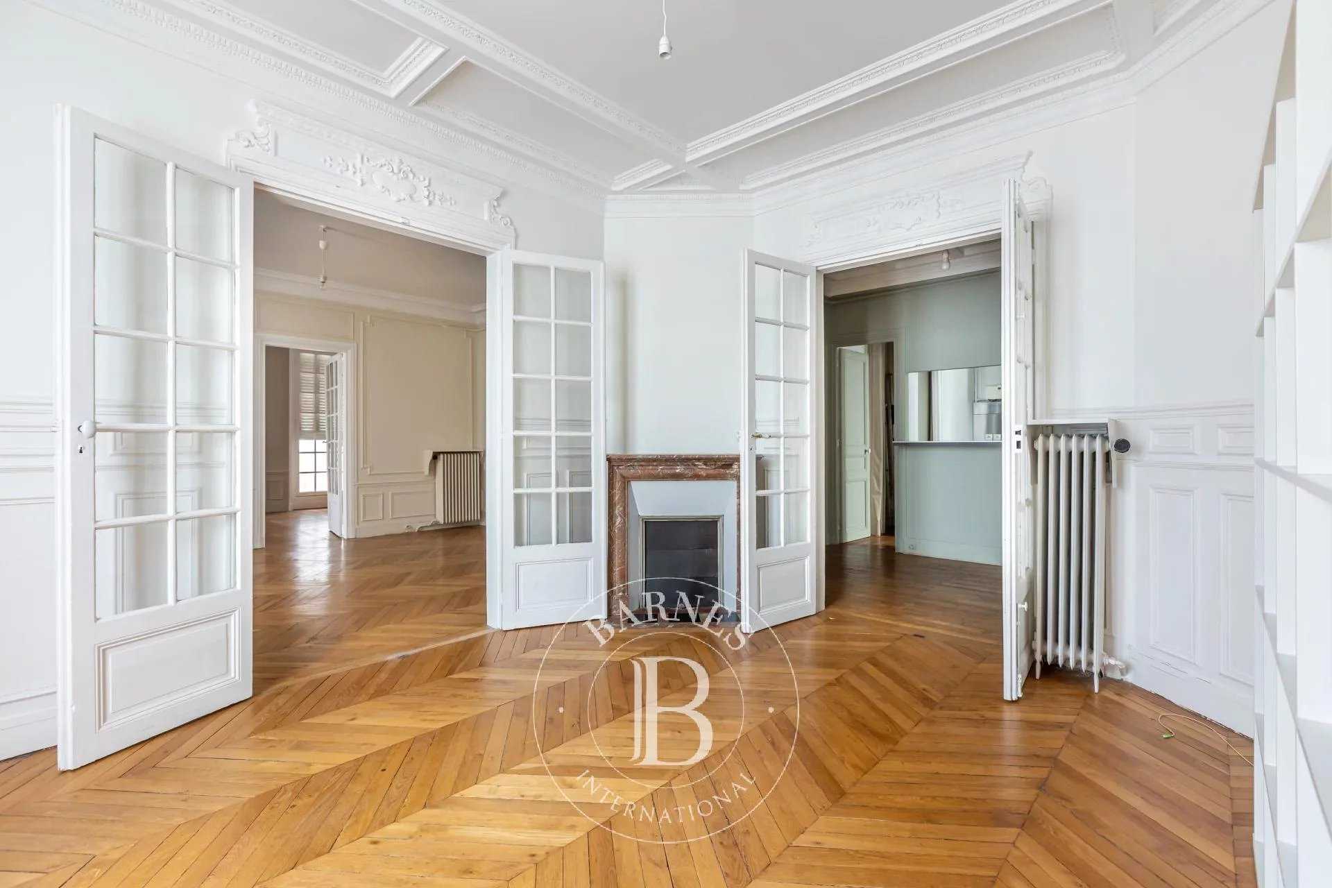 Paris  - Apartment 2 Bedrooms