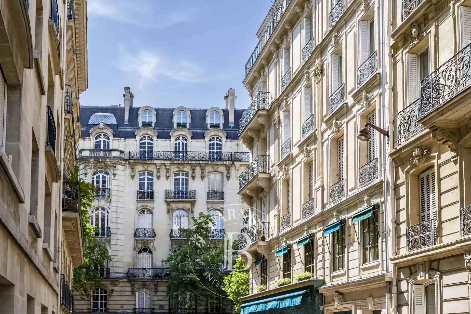 Paris  - Appartement 2 Pièces, 1 Chambre
