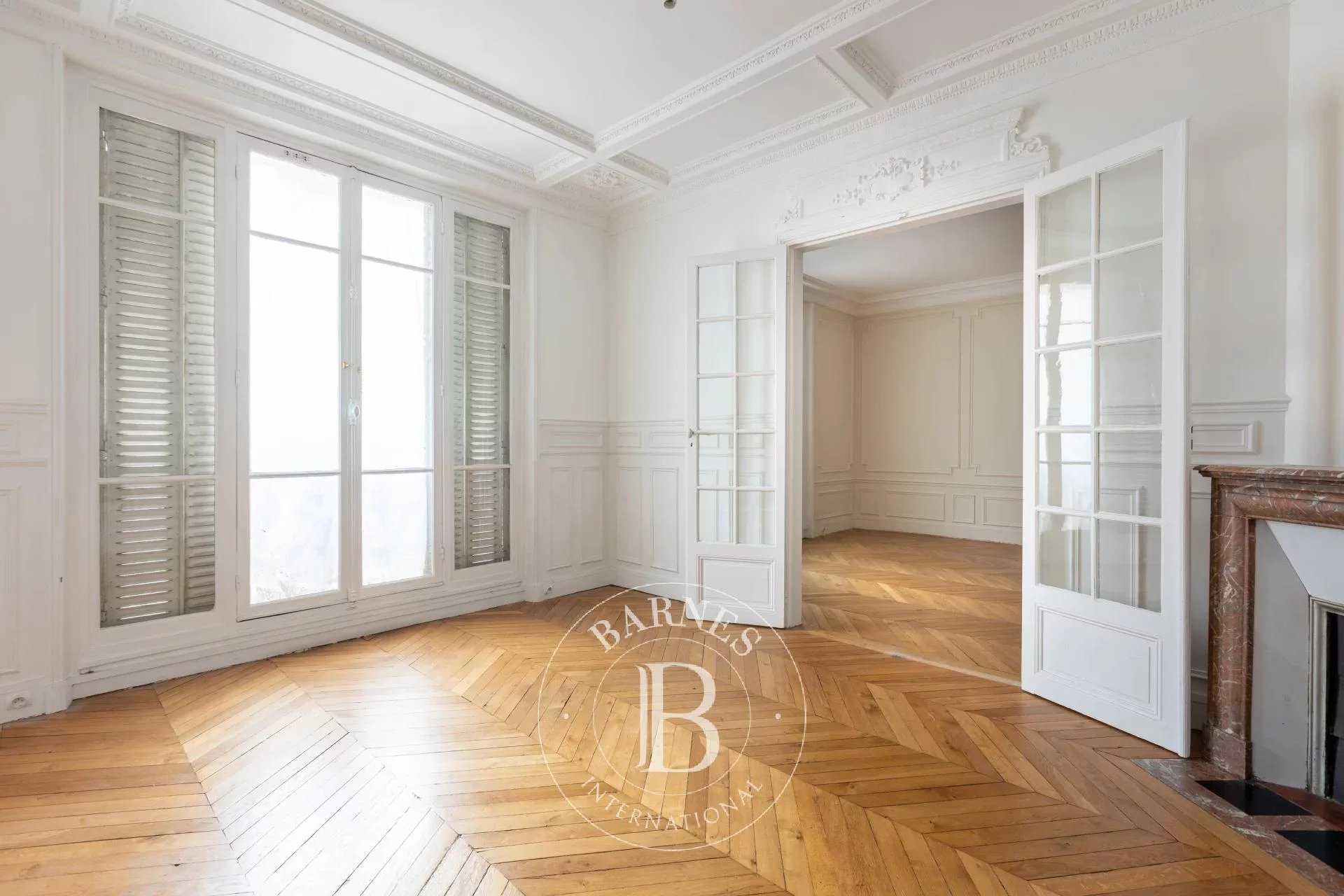 Paris  - Apartment 2 Bedrooms