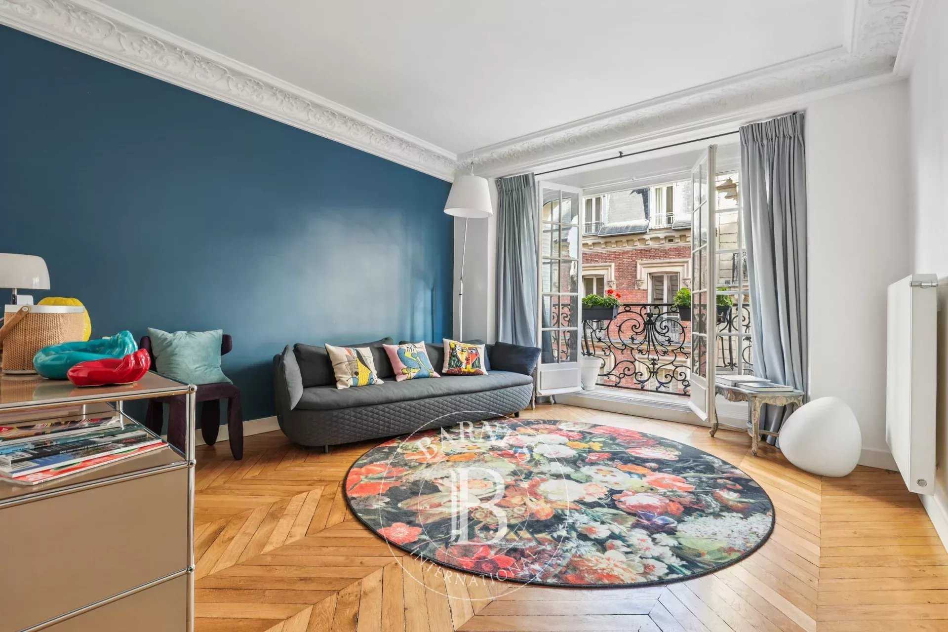 Paris  - Appartement 4 Pièces 2 Chambres