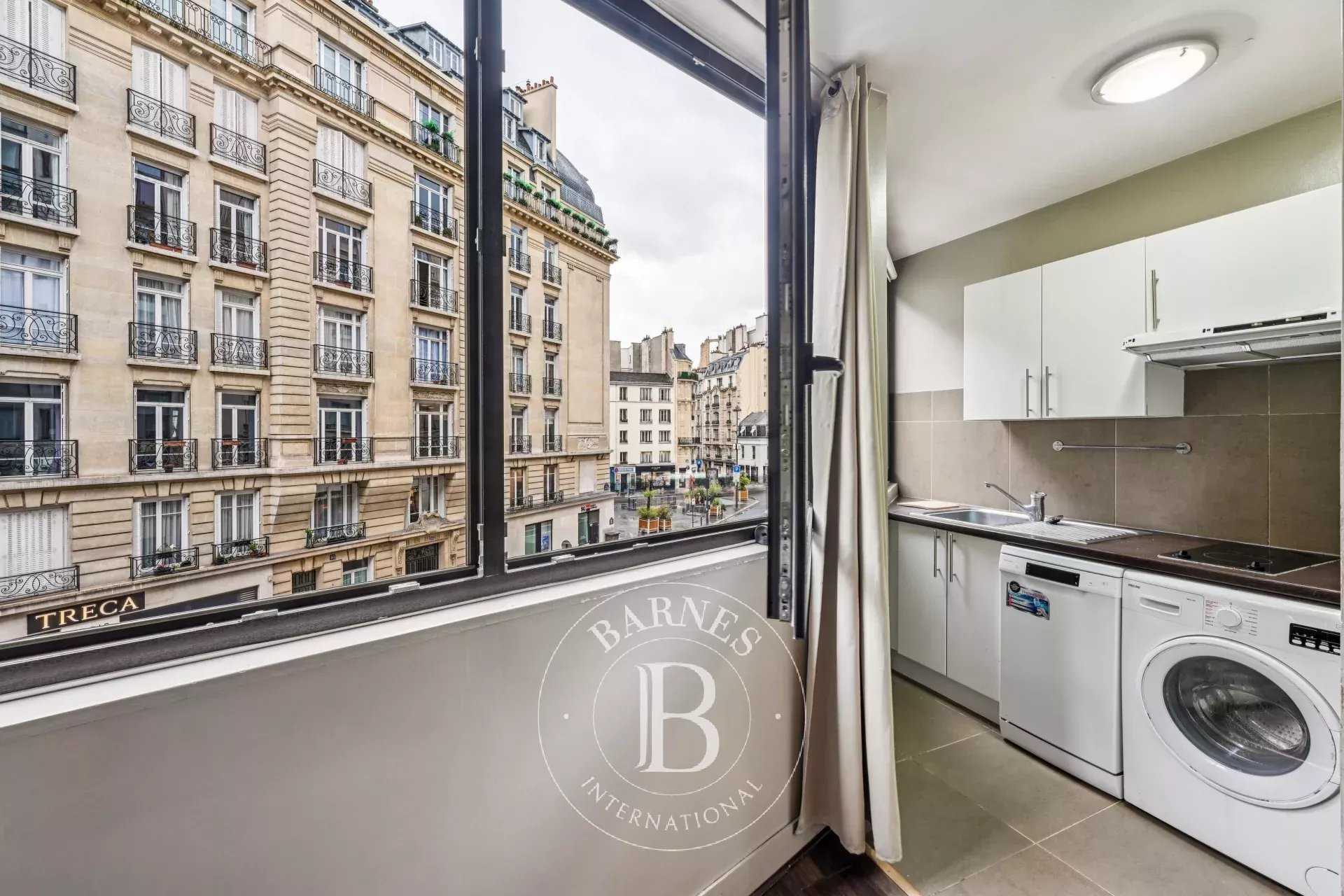 Paris  - Appartement 2 Pièces, 1 Chambre