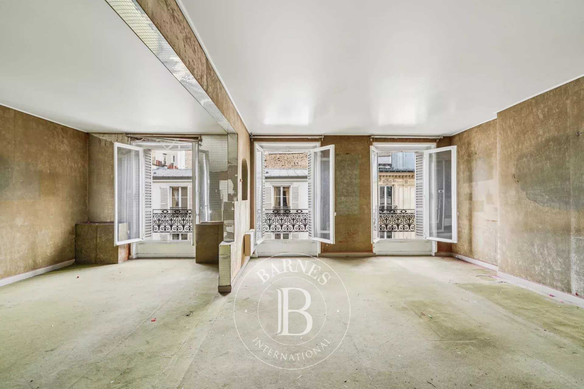 Paris  - Appartement 3 Pi&egrave;ces 2 Chambres