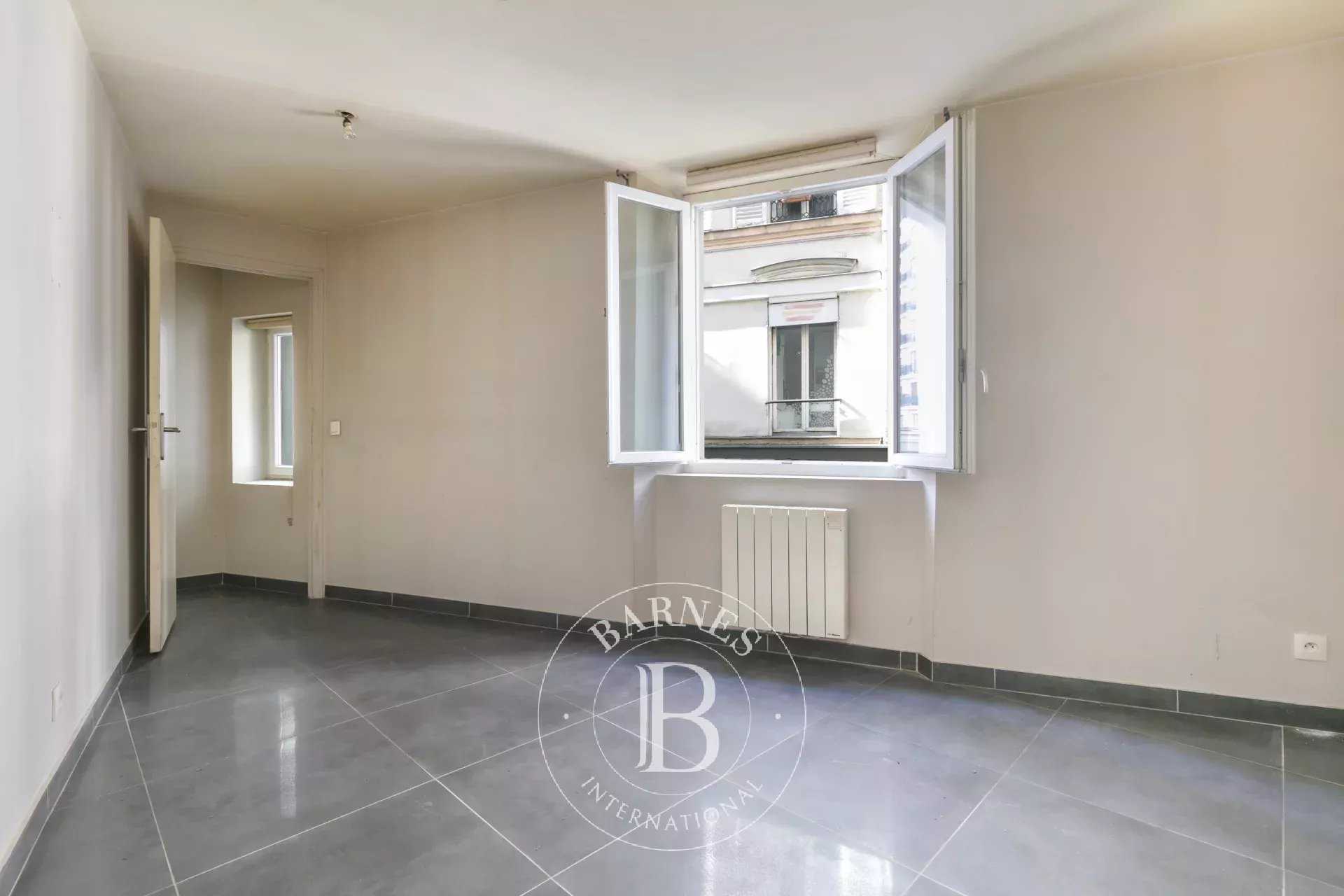 Paris  - Appartement 2 Pièces, 1 Chambre