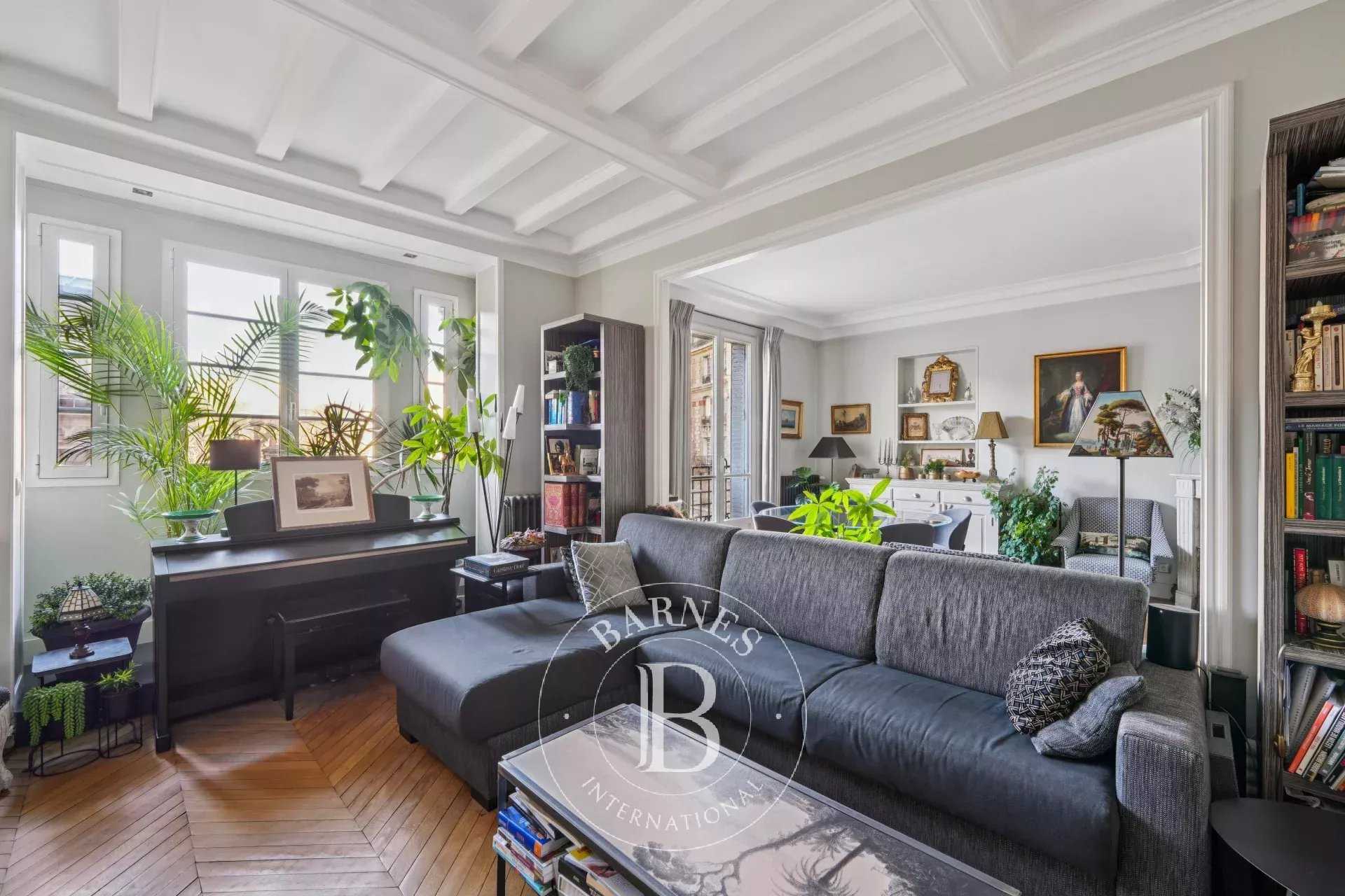 Paris  - Appartement 3 Pi&egrave;ces 2 Chambres