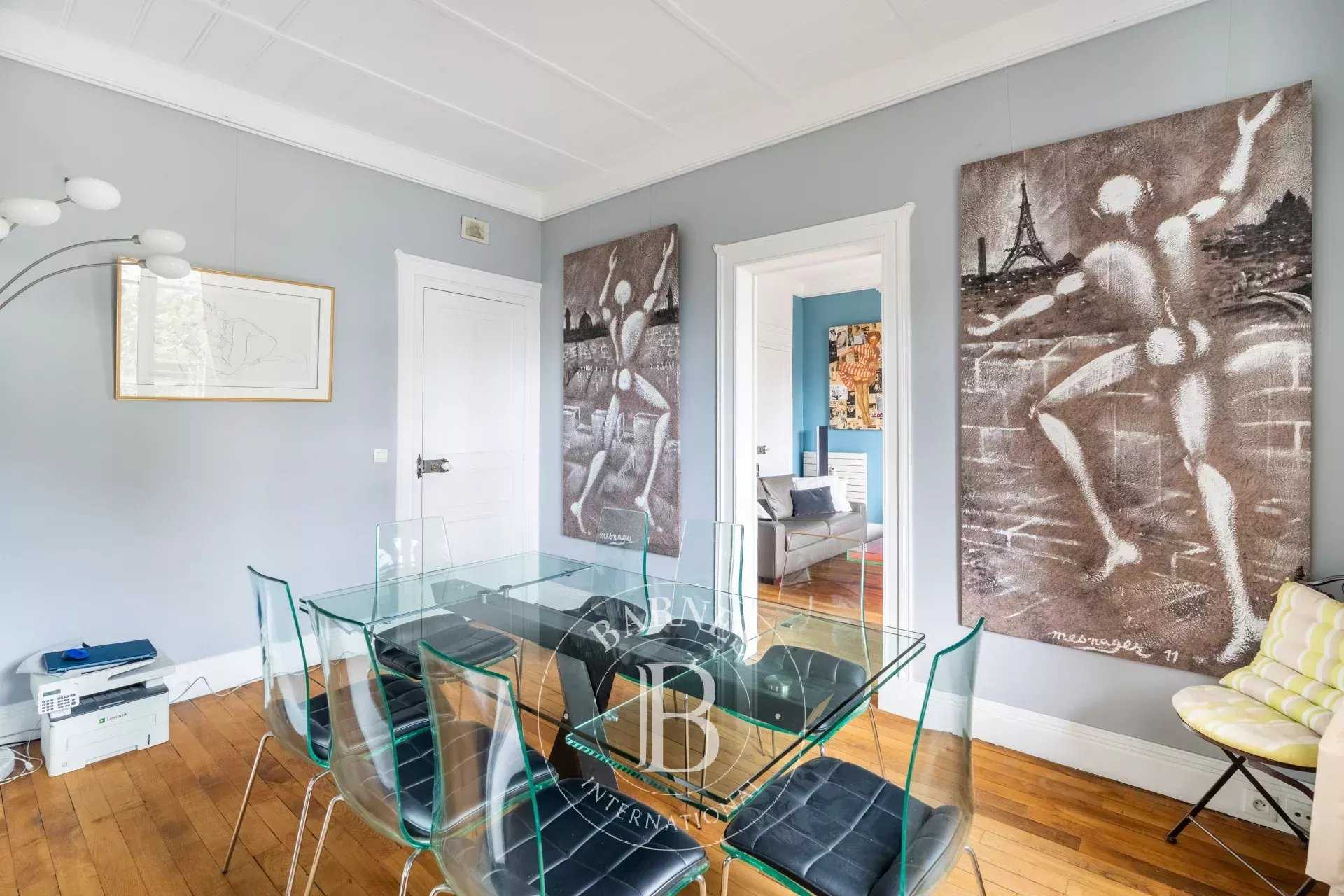 Paris  - Appartement 3 Pièces, 1 Chambre