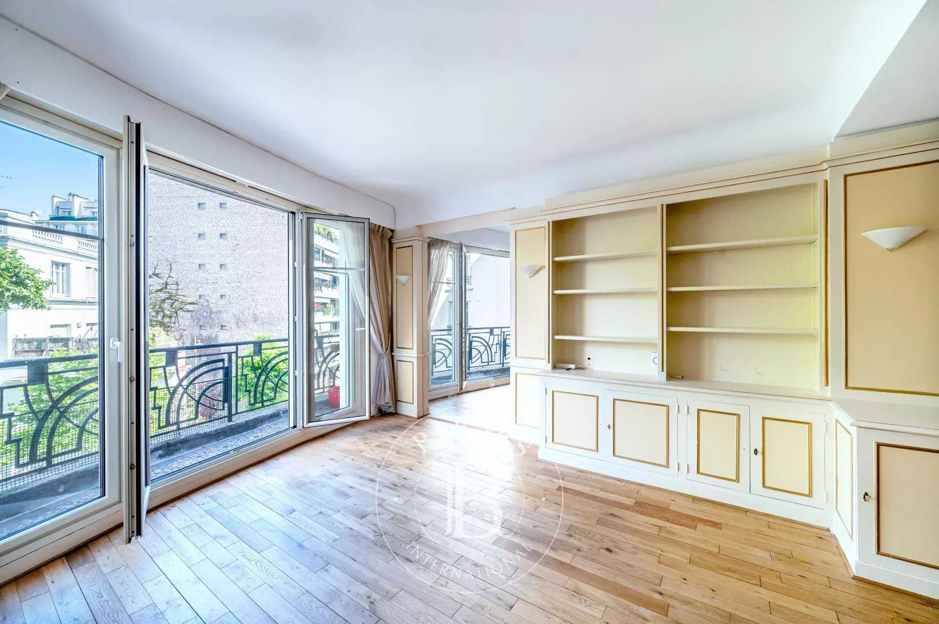 Paris  - Appartement 2 Pièces, 1 Chambre