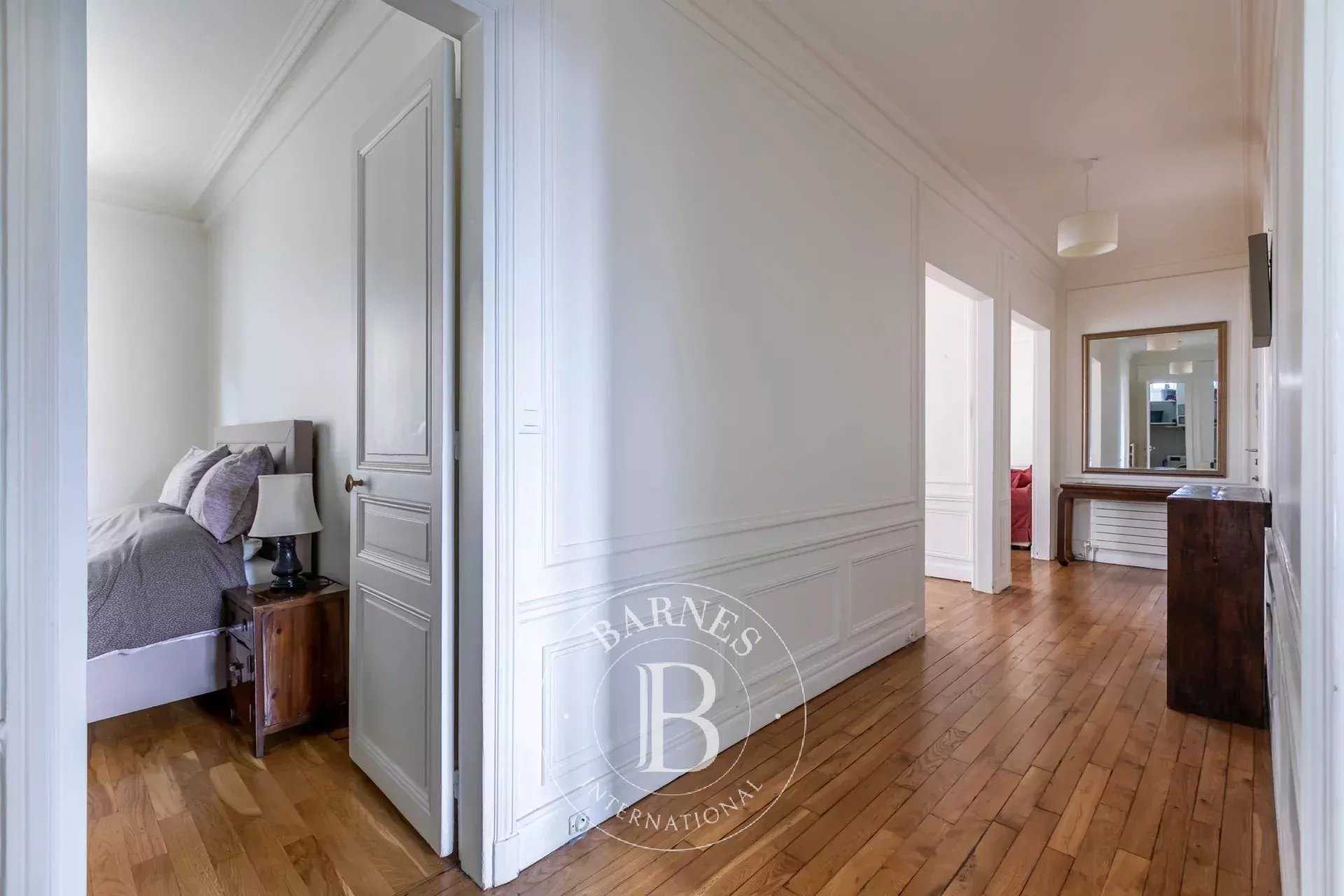 Paris  - Appartement 3 Pièces 2 Chambres