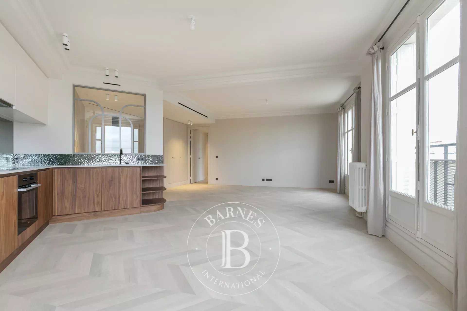 Paris  - Appartement 3 Pi&egrave;ces 2 Chambres