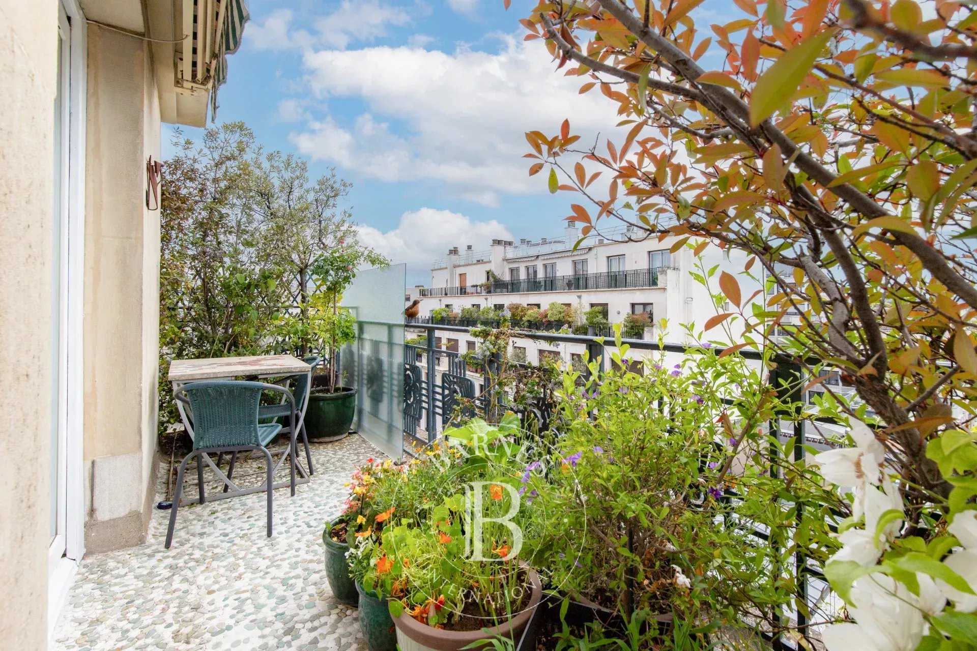 Paris  - Appartement 4 Pièces 2 Chambres