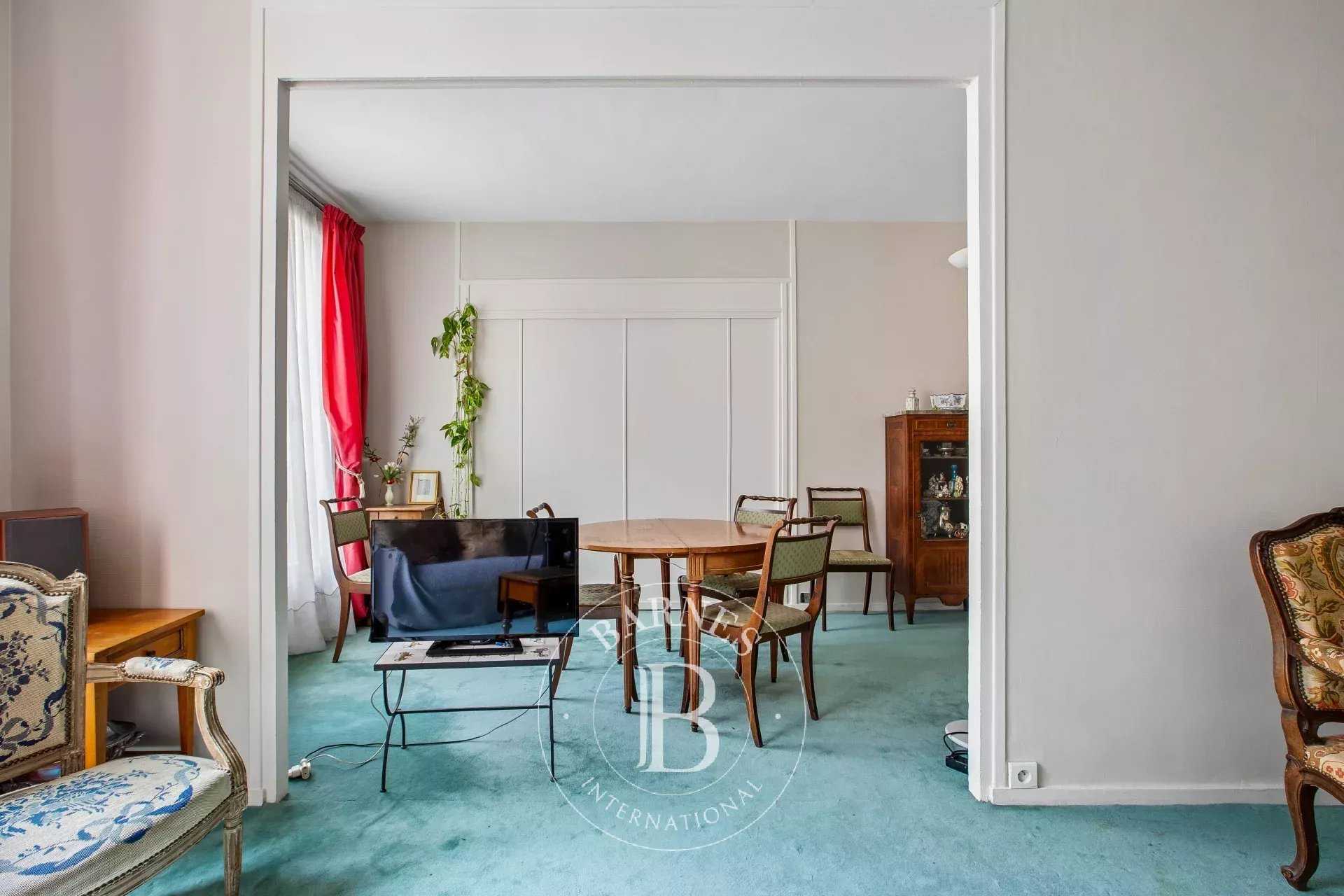 Paris  - Appartement 4 Pi&egrave;ces 2 Chambres
