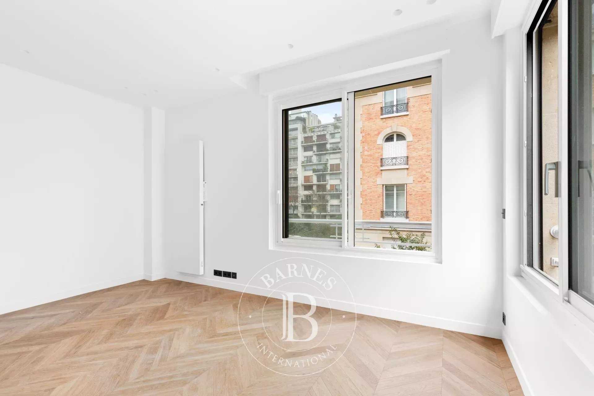 Paris  - Appartement 2 Pièces, 1 Chambre