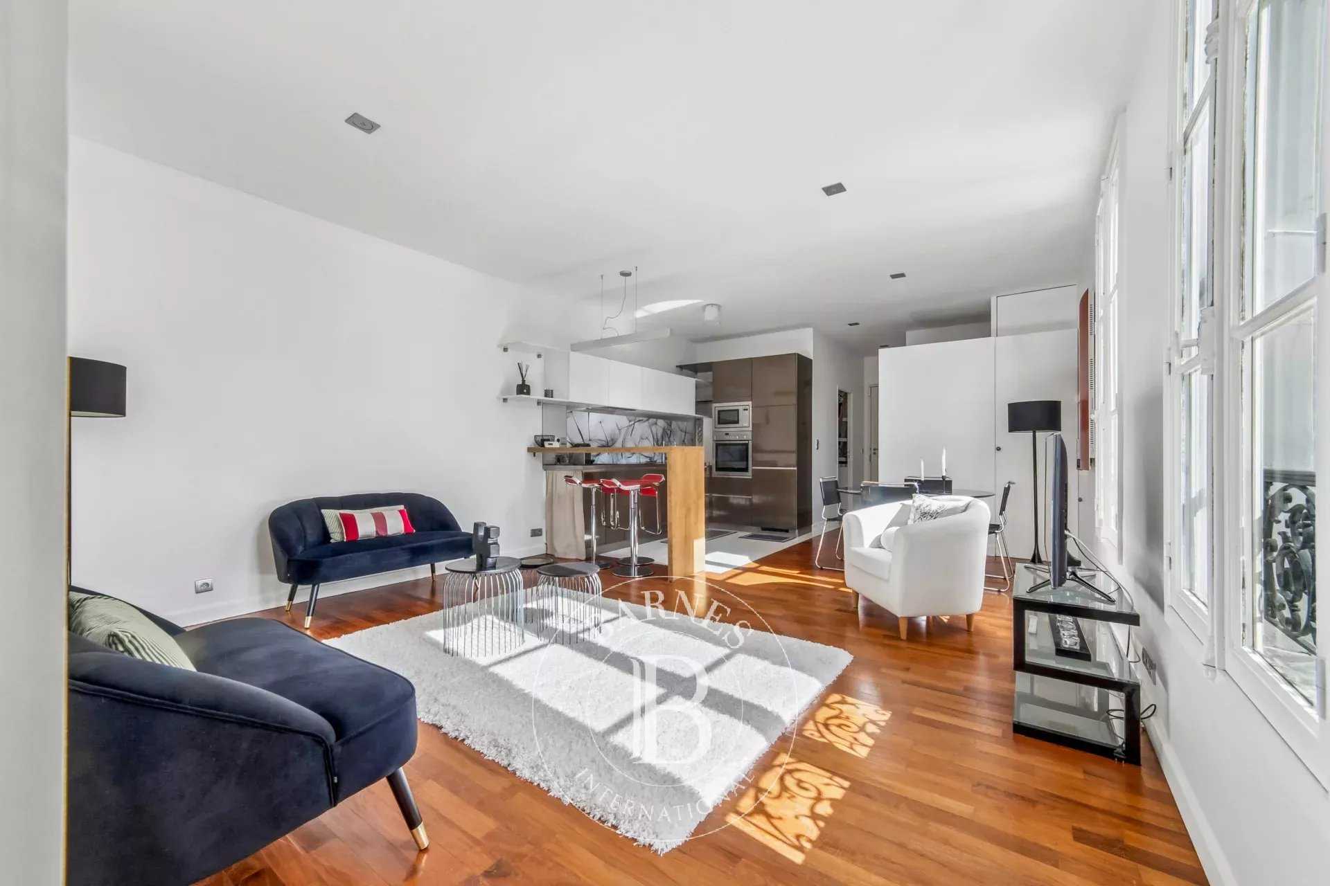 Paris  - Appartement 3 Pi&egrave;ces 2 Chambres