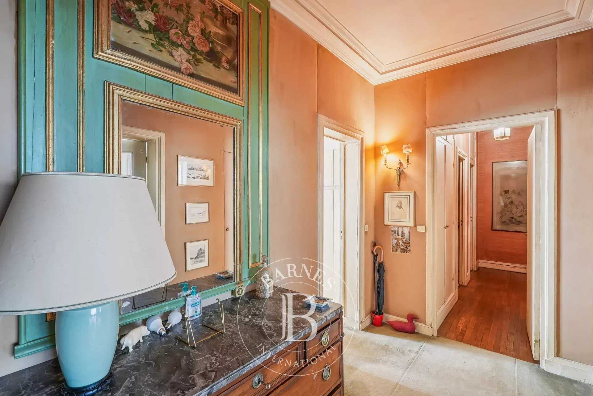 Paris  - Appartement 3 Pièces, 1 Chambre