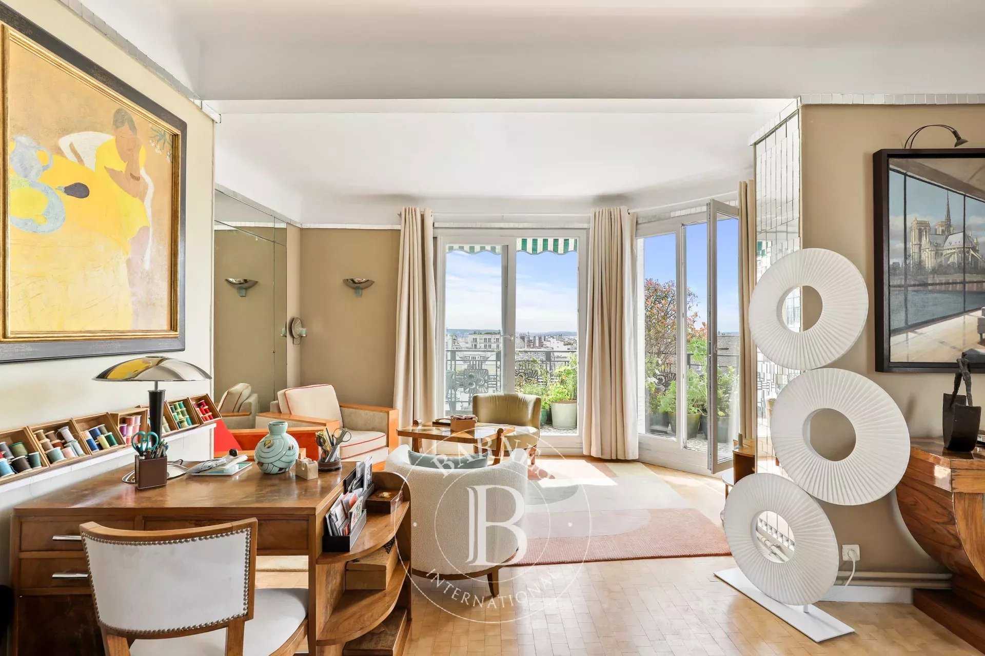Paris  - Appartement 4 Pièces 2 Chambres