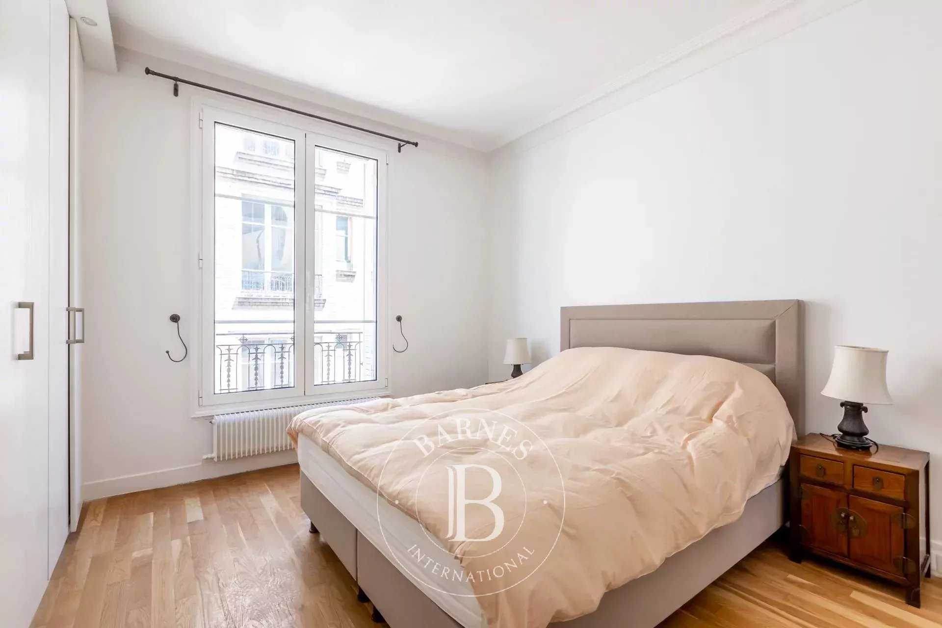 Paris  - Appartement 3 Pièces 2 Chambres