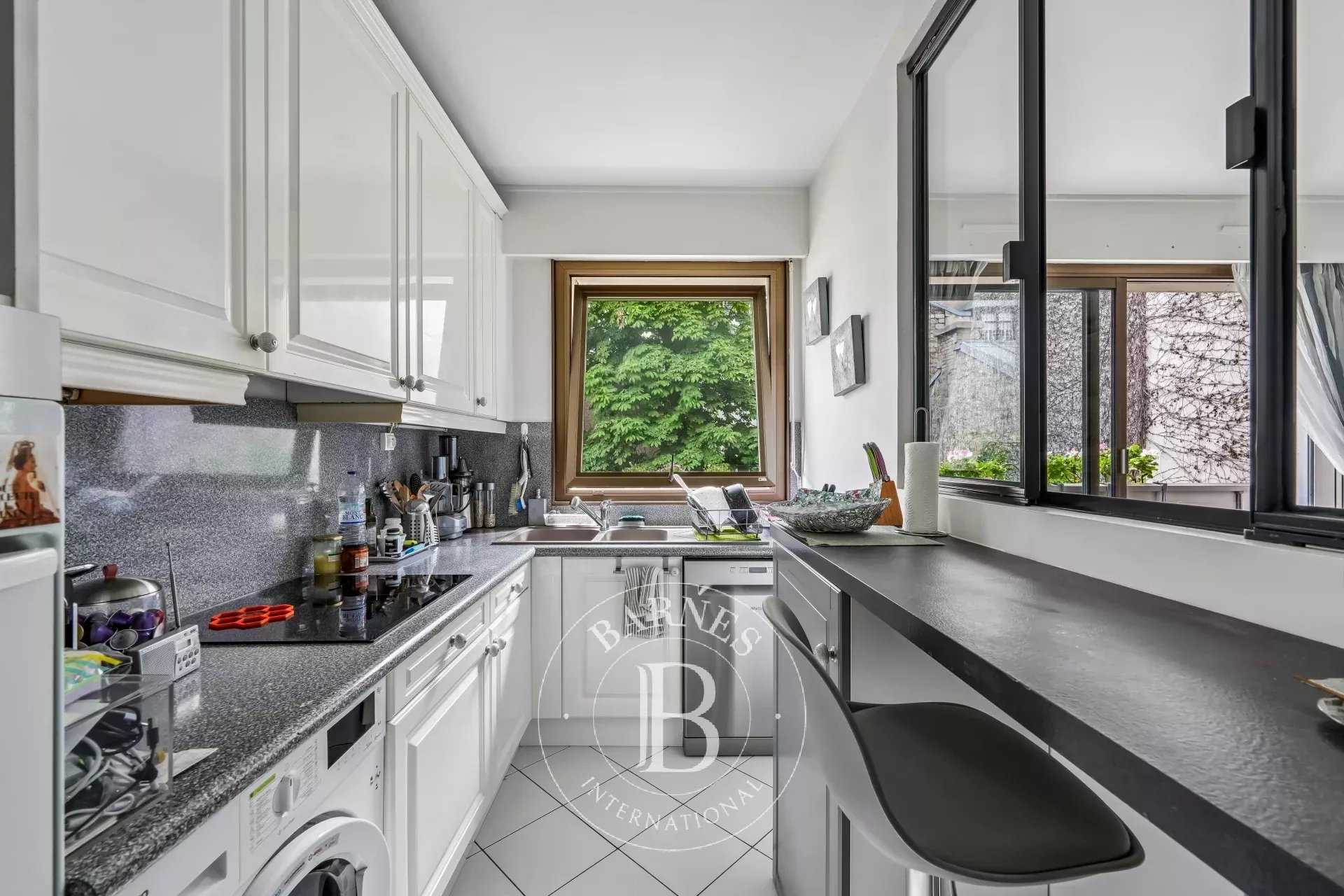 Paris  - Appartement 2 Pi&egrave;ces, 1 Chambre
