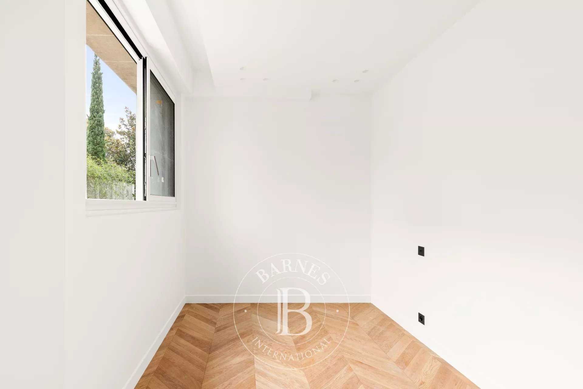 Paris  - Appartement 2 Pièces, 1 Chambre
