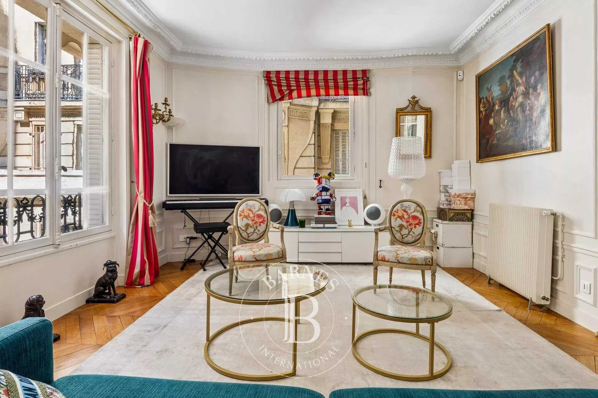Paris  - Appartement 3 Pi&egrave;ces 2 Chambres